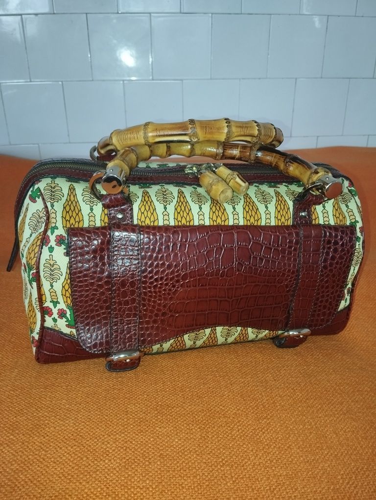 Gucci Vintage Gucci Corn Leather Bamboo Handle Bag Size ONE SIZE - 4 Thumbnail