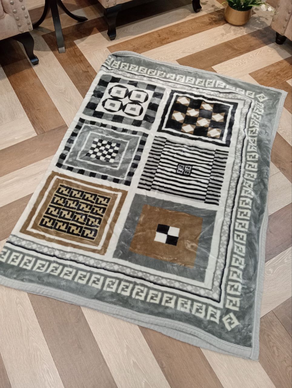 Fendi FENDI ACRYLIC VELVET BLANKET - SIZE 140CM x 210CM Size ONE SIZE - 11 Thumbnail
