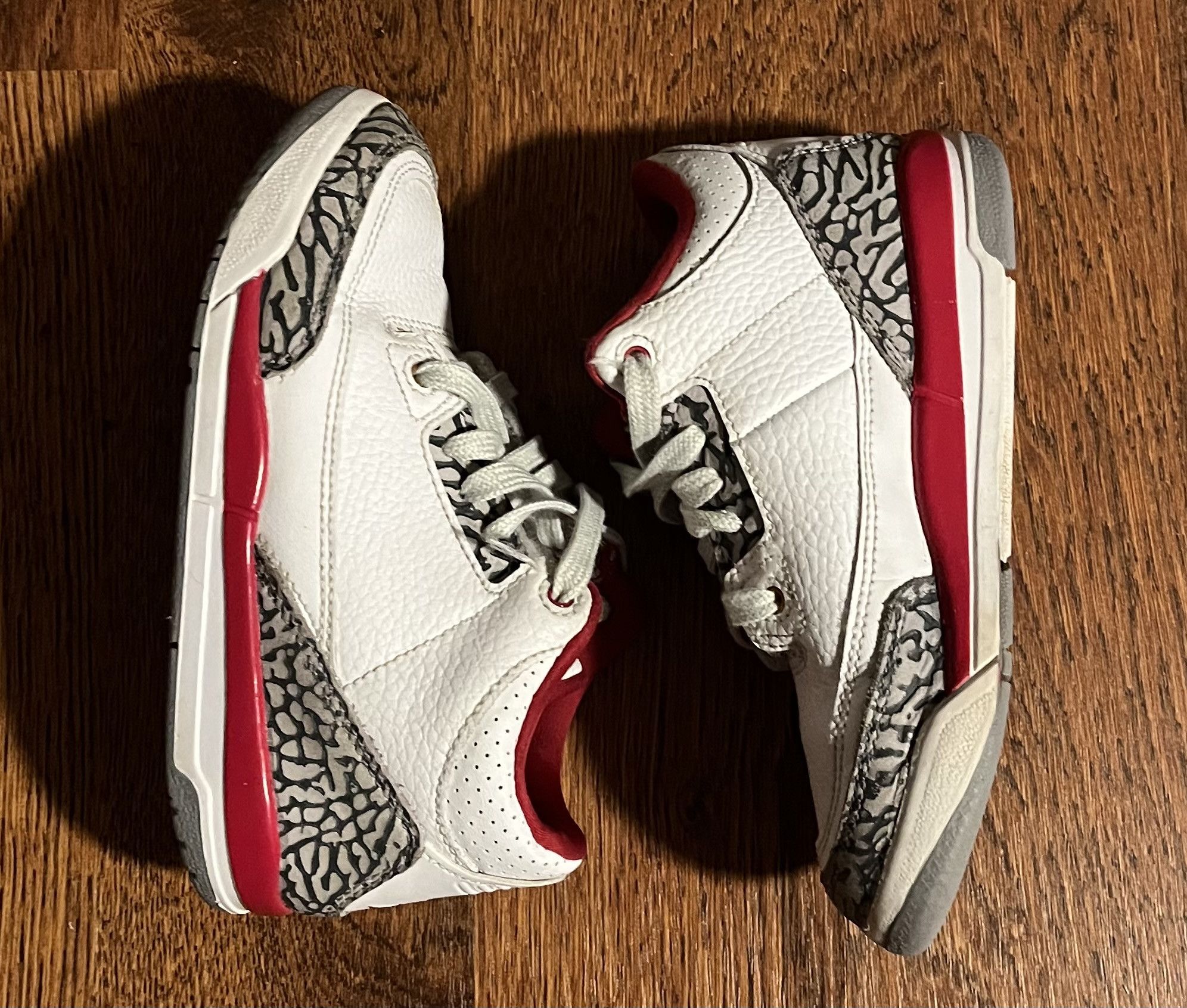 Jordan Brand Jordan 3 Retro Cardinal Toddler Sneakers Size 12.5C Size US 12.5 / EU 45-46 - 5 Thumbnail