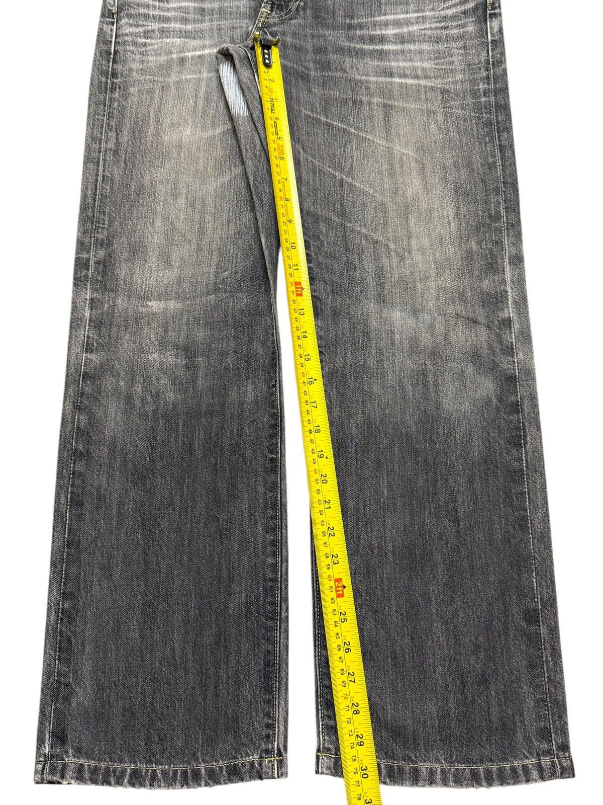 Uniqlo Vintage Y2K Japanese Uniqlo Faded Wash Whiskers Relaxed Fits Size US 35 - 12 Thumbnail