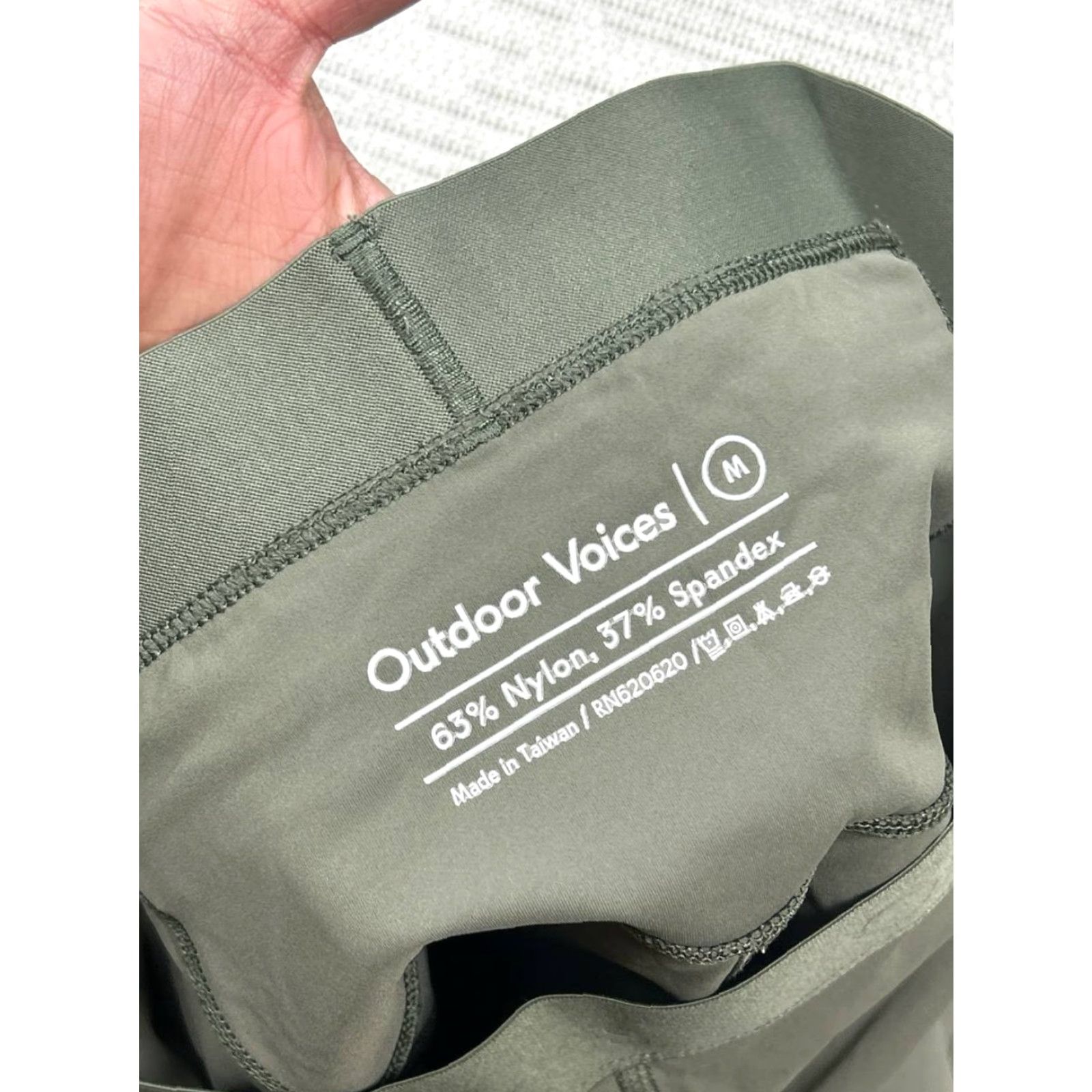 Outdoor Voices Outdoor Voices Leggings Women Medium Green Athleisure 7/8 Bloom Superform Nylon Spandex Stretch Comfort Easy Care Gym & Training Yoga Size 26" / US 2 / IT 38 - 6 Thumbnail