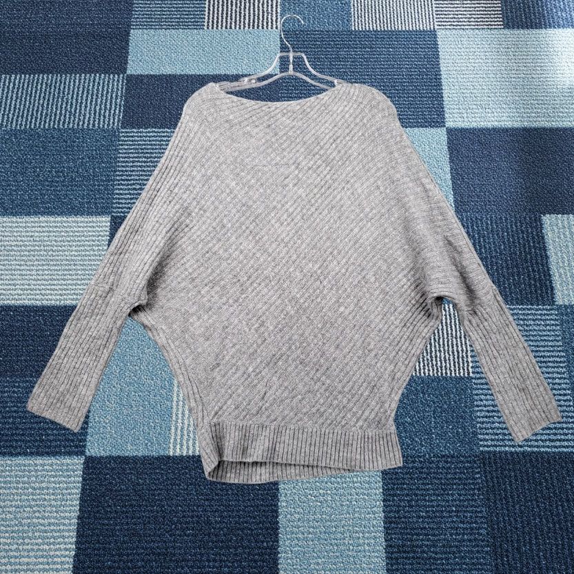 Juicy Couture Juicy Couture Sweater Womens Medium Gray Tunic Boat Neck Dolman Long Sleeves Size M / US 6-8 / IT 42-44 - 1 Thumbnail