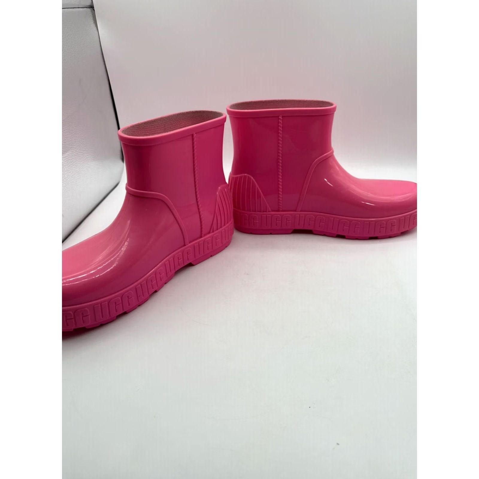 Ugg UGG Drizlita Boots Women Size 11 Pink Neon Bootie Womens Flip Shine Neon Theme 90s Size US 9 / IT 39 - 7 Thumbnail