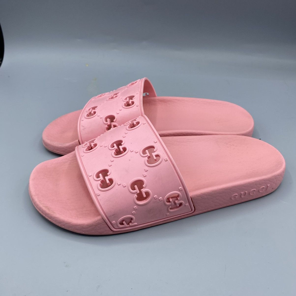 Gucci Gucci Rose Pink Rubber GG Logo Slide Authentic36 5.5/6 Size US 5.5 / IT 35.5 - 5 Thumbnail