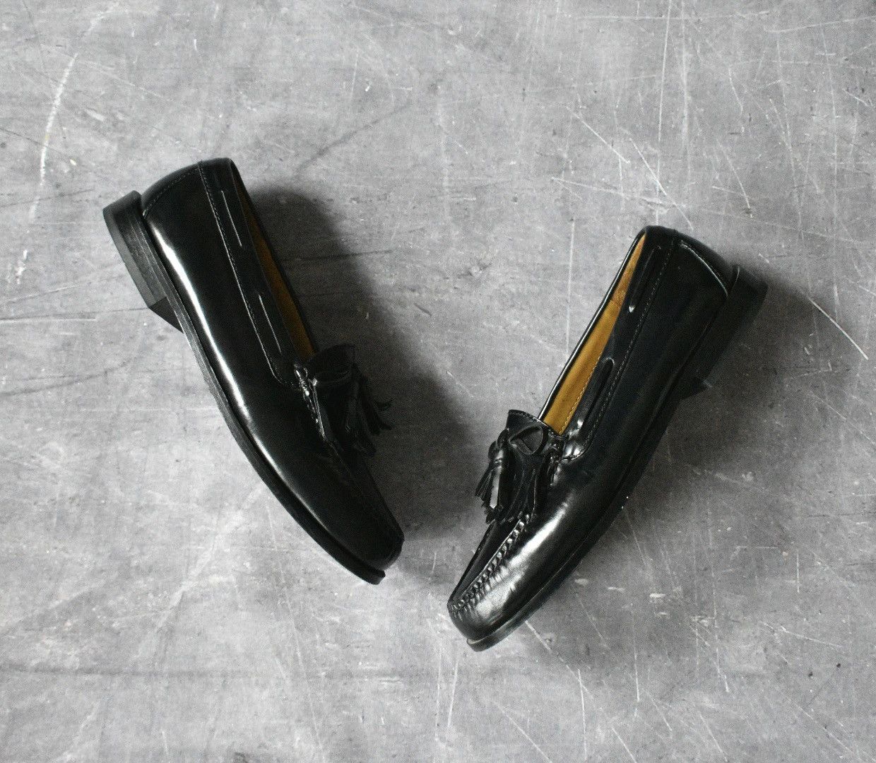 Cole Haan Cole Haan Black Leather Tassel Loafers (8.5) Size US 8.5 / EU 41-42 - 1 Thumbnail