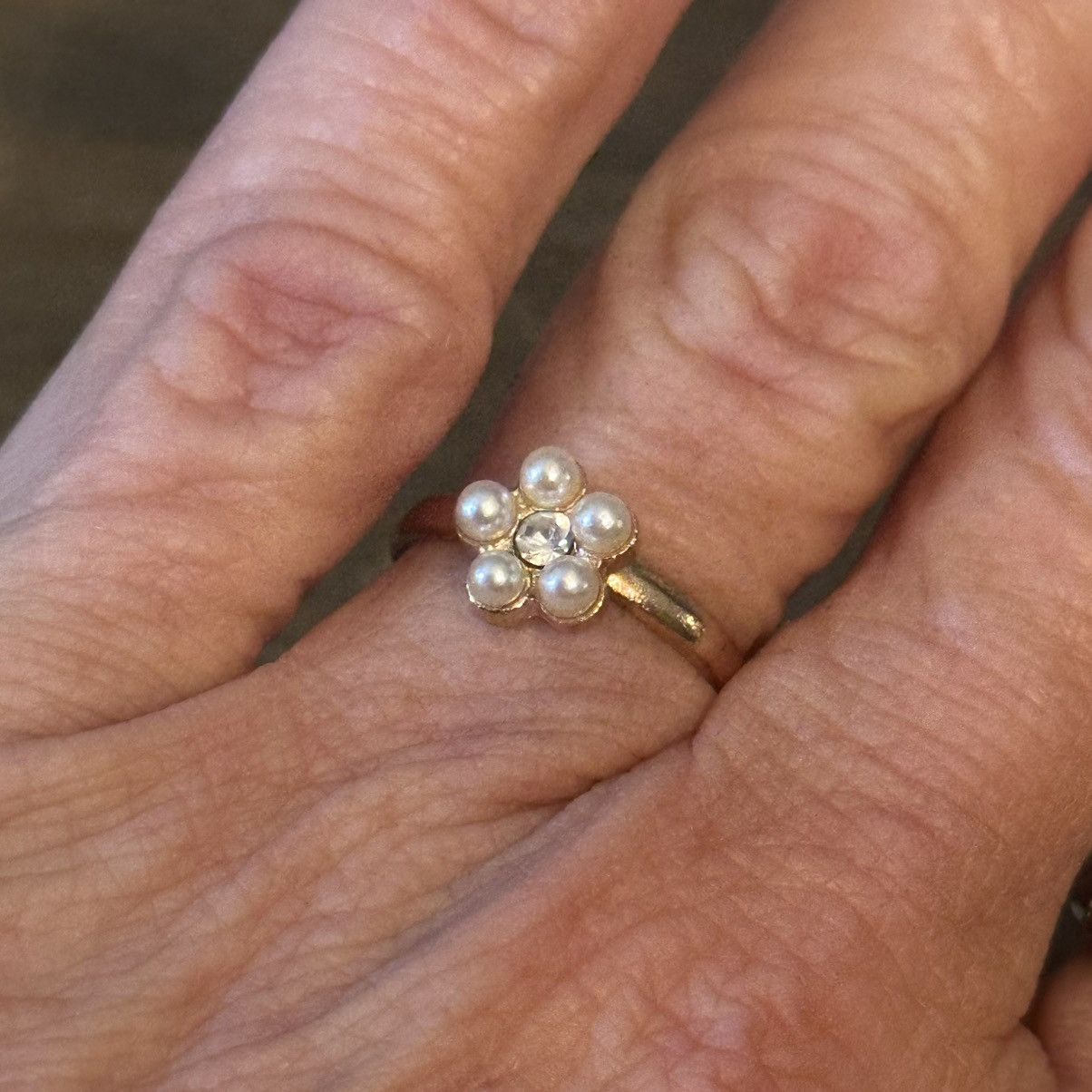 Vintage Vintage pearl flower ring Size ONE SIZE - 7 Thumbnail