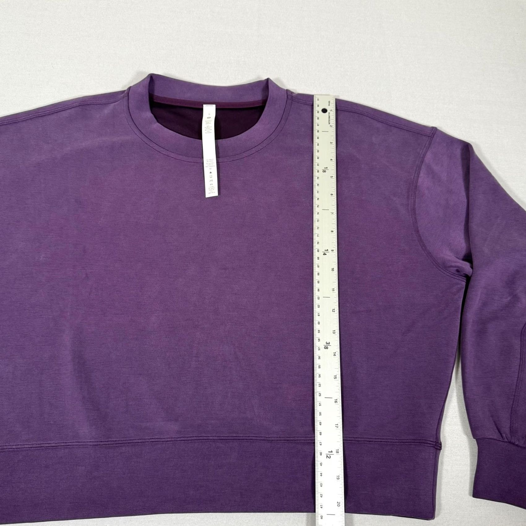 Lululemon Lululemon Sweatshirt Womens 6 Purple Pullover Softstreme Oversize Crop Knit Crew Neck Logo Activewear Regular Size 6 Womens Pilover? Size M / US 6-8 / IT 42-44 - 4 Thumbnail