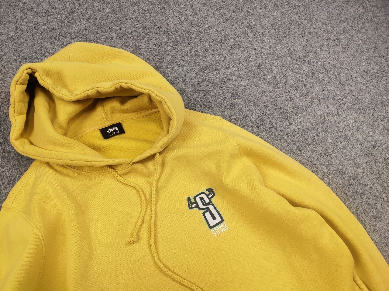 Stussy Vintage Stussy Yellow Hoodie S-Horn Big Logo Size US XS / EU 42 / 0 - 9 Thumbnail