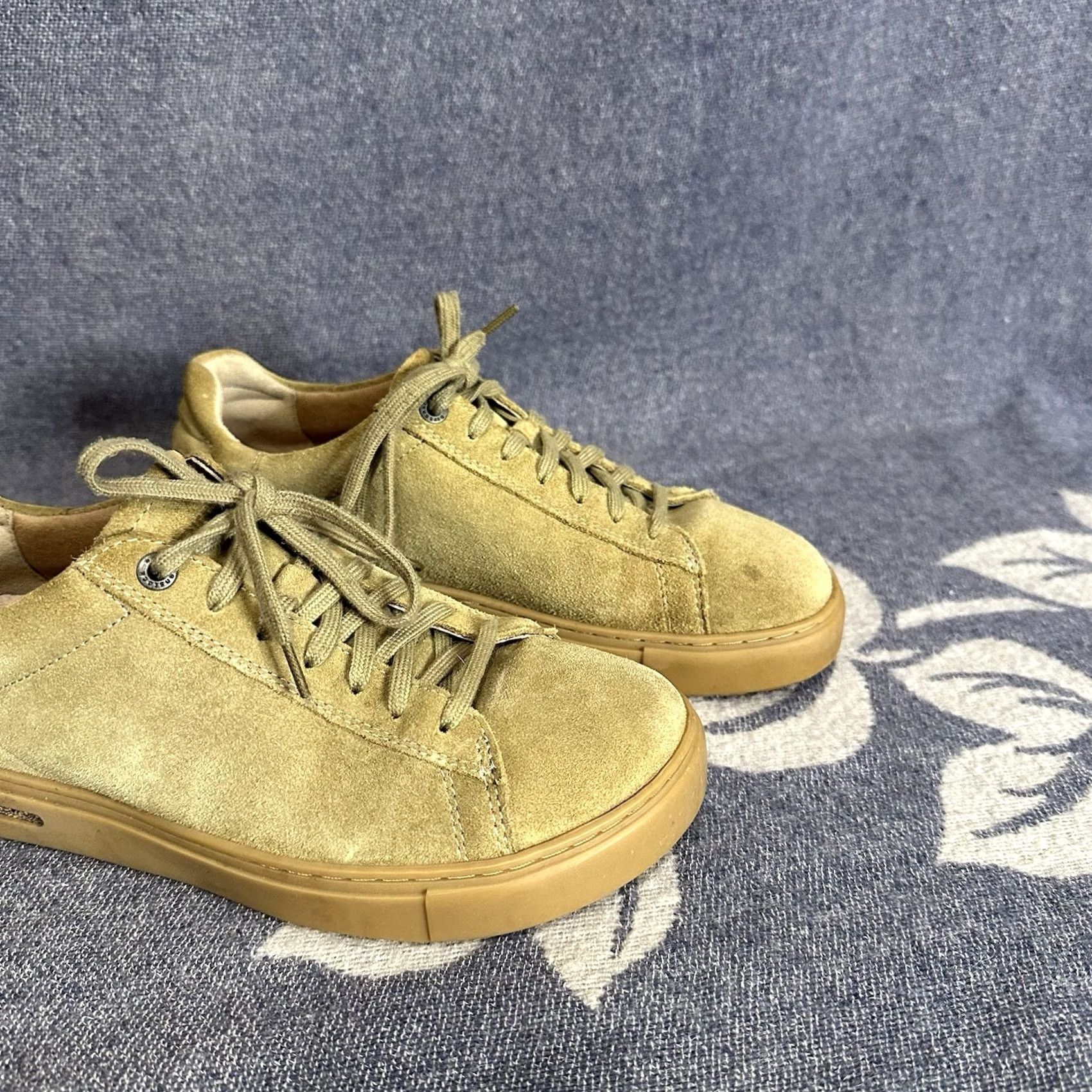 Birkenstock Birkenstock Bend Low Suede Leather Sneakers Womens 8 Beige EU39/US 8-8.5 Casual Sneaker Flat Low Top Lace Up Size US 8 / IT 38 - 2 Thumbnail