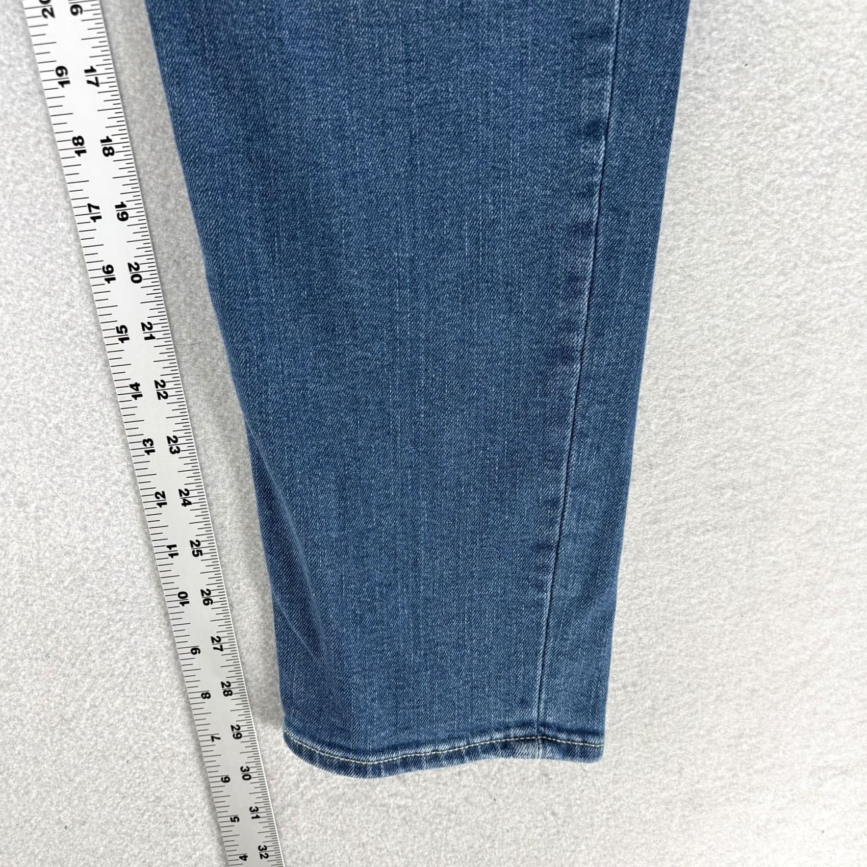 Banana Republic Banana Republic Travel Athletic Jeans Mens 33x30 Blue Wash Tapered Stretch Denim Pants Jeans Mens Navy Blue Athletic Fit Denim Jeans Size US 33 - 7 Thumbnail
