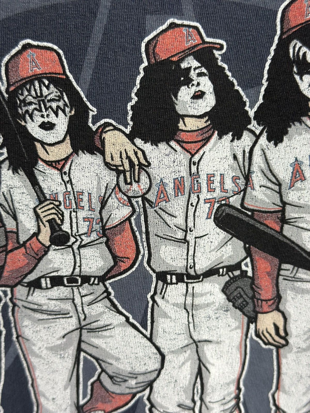 MLB Thrashed Vintage KISS Angels Dressed To Kill Faded Tee Size US L / EU 52-54 / 3 - 3 Thumbnail
