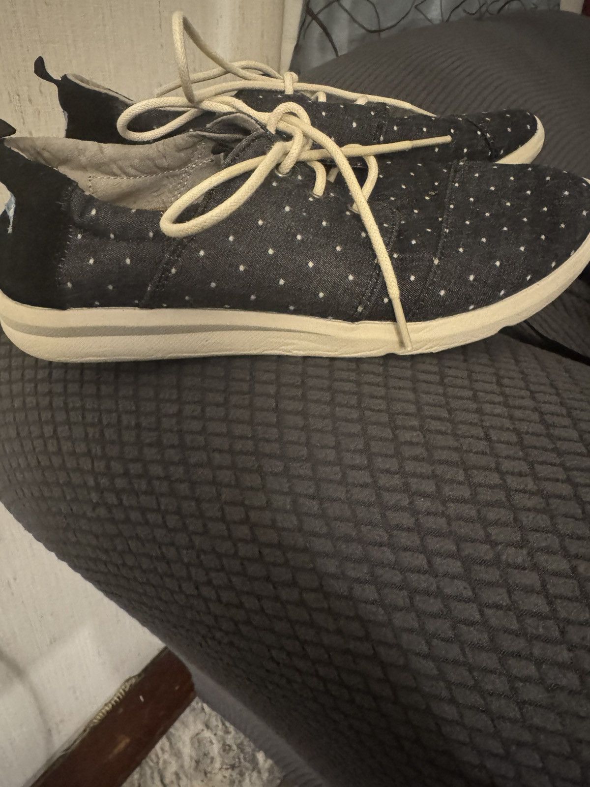 Toms Navy Blue with Cream Polka Dots Tie Up Slip On Toms Size US 7.5 / IT 37.5 - 2 Thumbnail