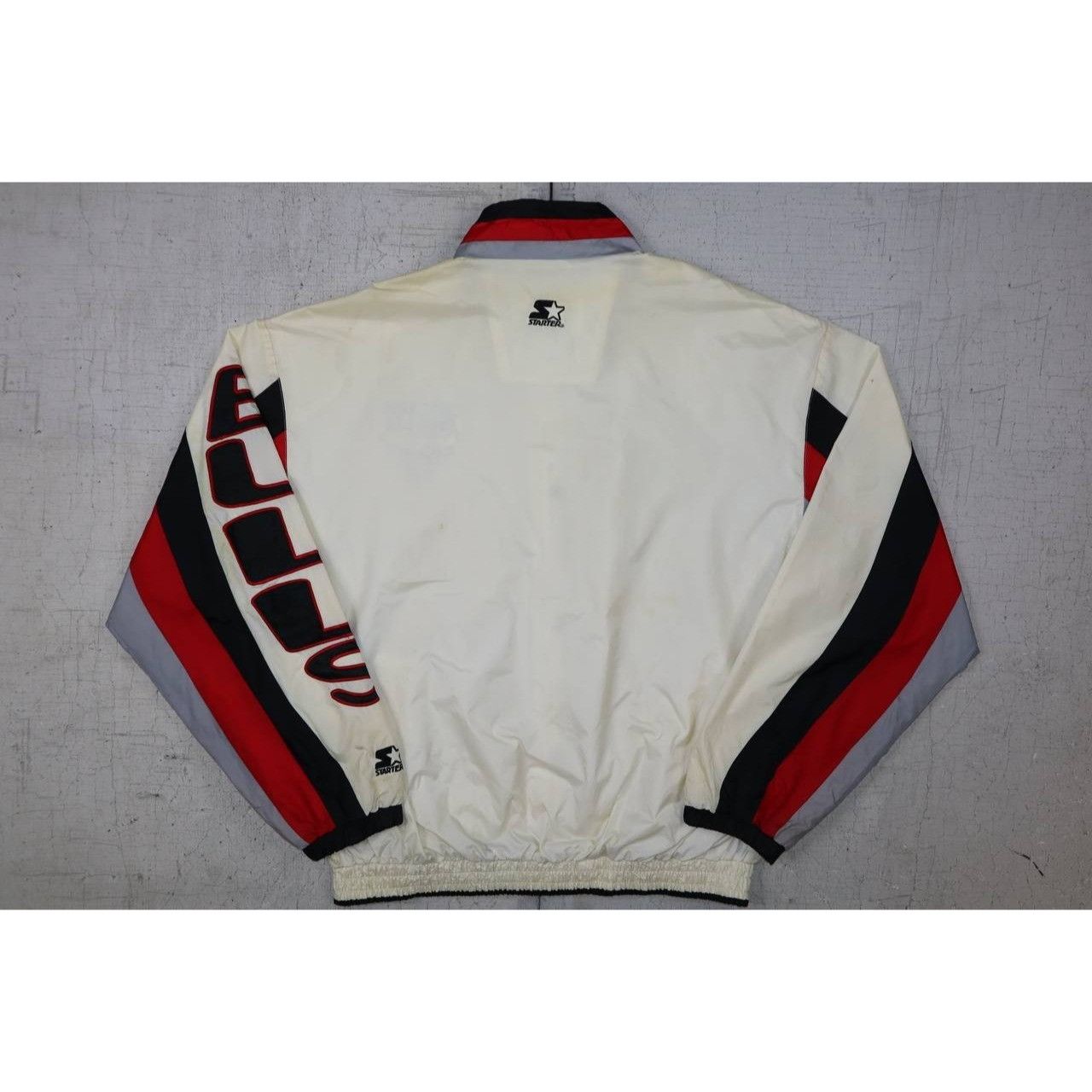 Starter 90s Starter Chicago Bulls Windbreaker Men's L White NBA Vtg Size US L / EU 52-54 / 3 - 10 Thumbnail