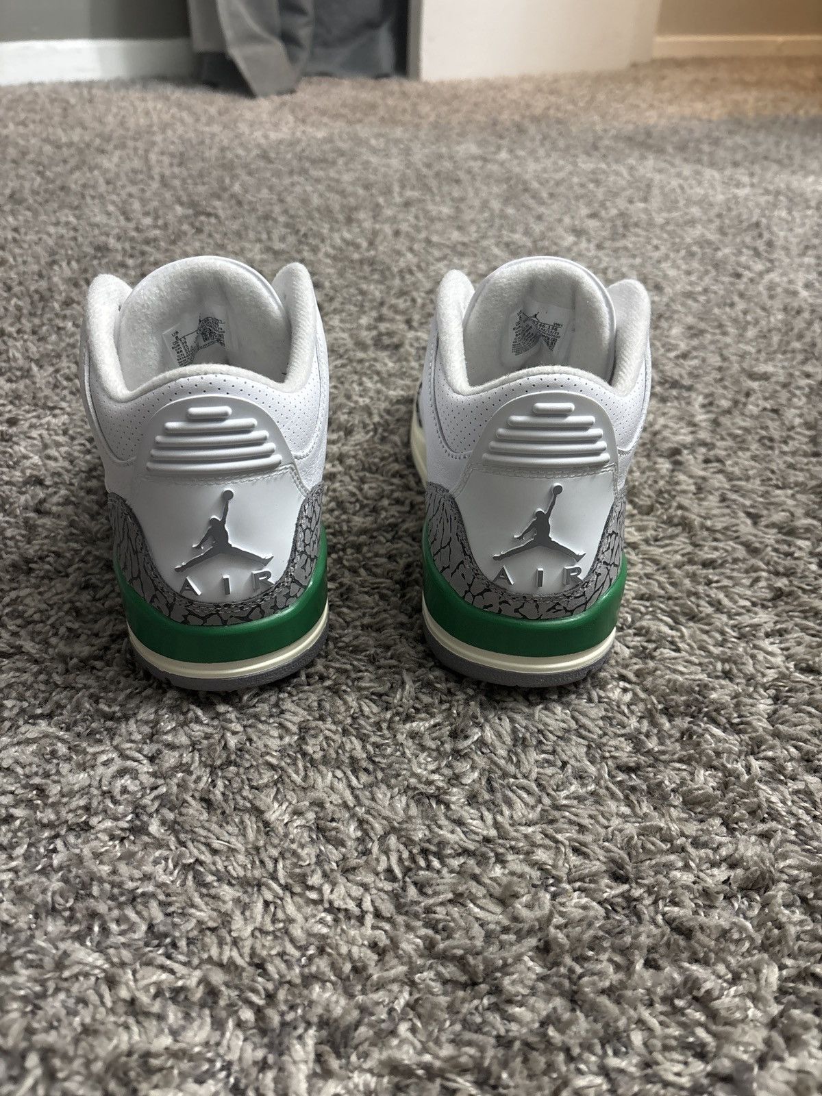 Jordan Brand Wmns Air Jordan 3 Retro 'Lucky Green' Size US 8 / IT 38 - 4 Thumbnail