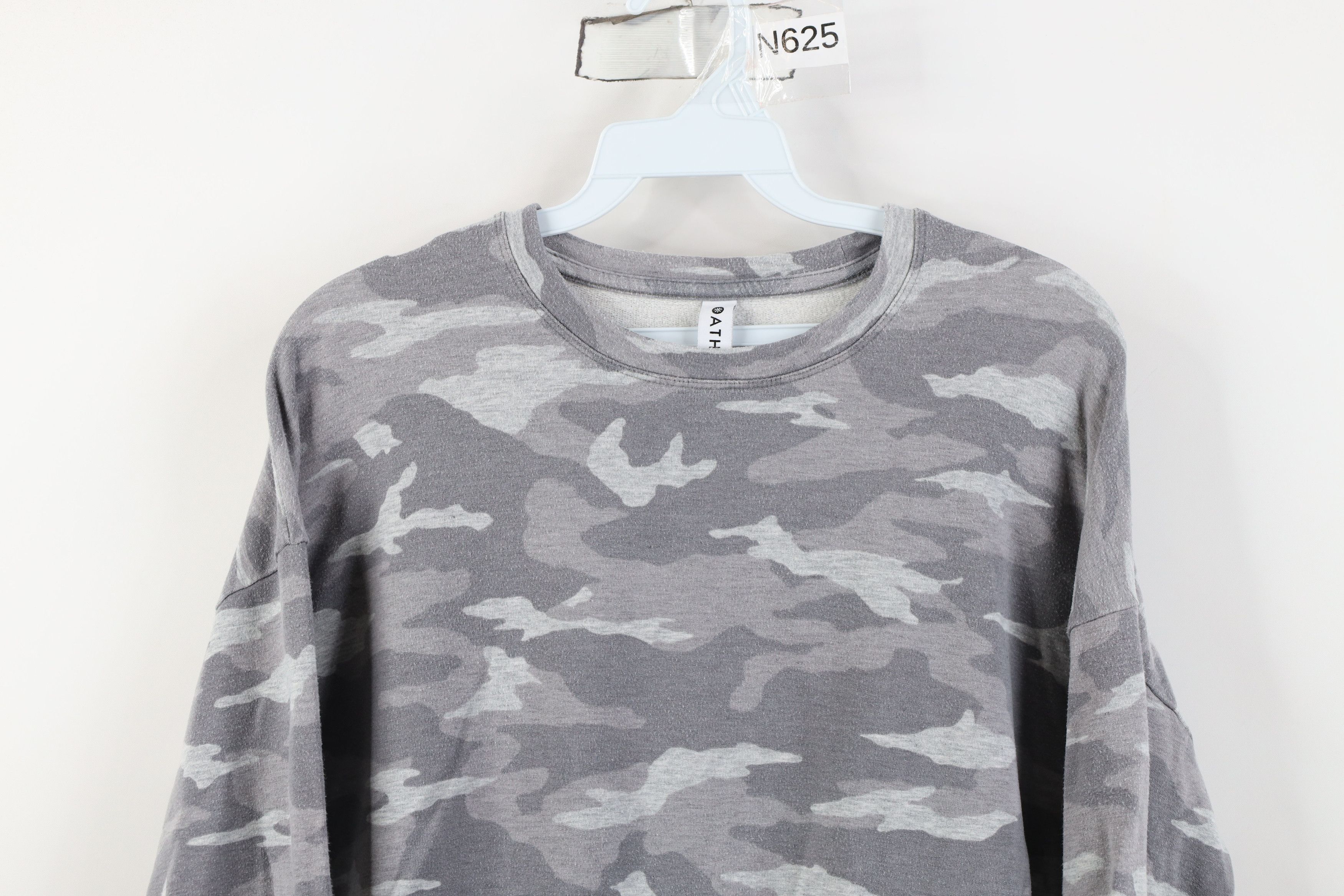Athleta Athleta Camouflage French Terry Crewneck Sweatshirt Gray Size XS / US 0-2 / IT 36-38 - 2 Thumbnail