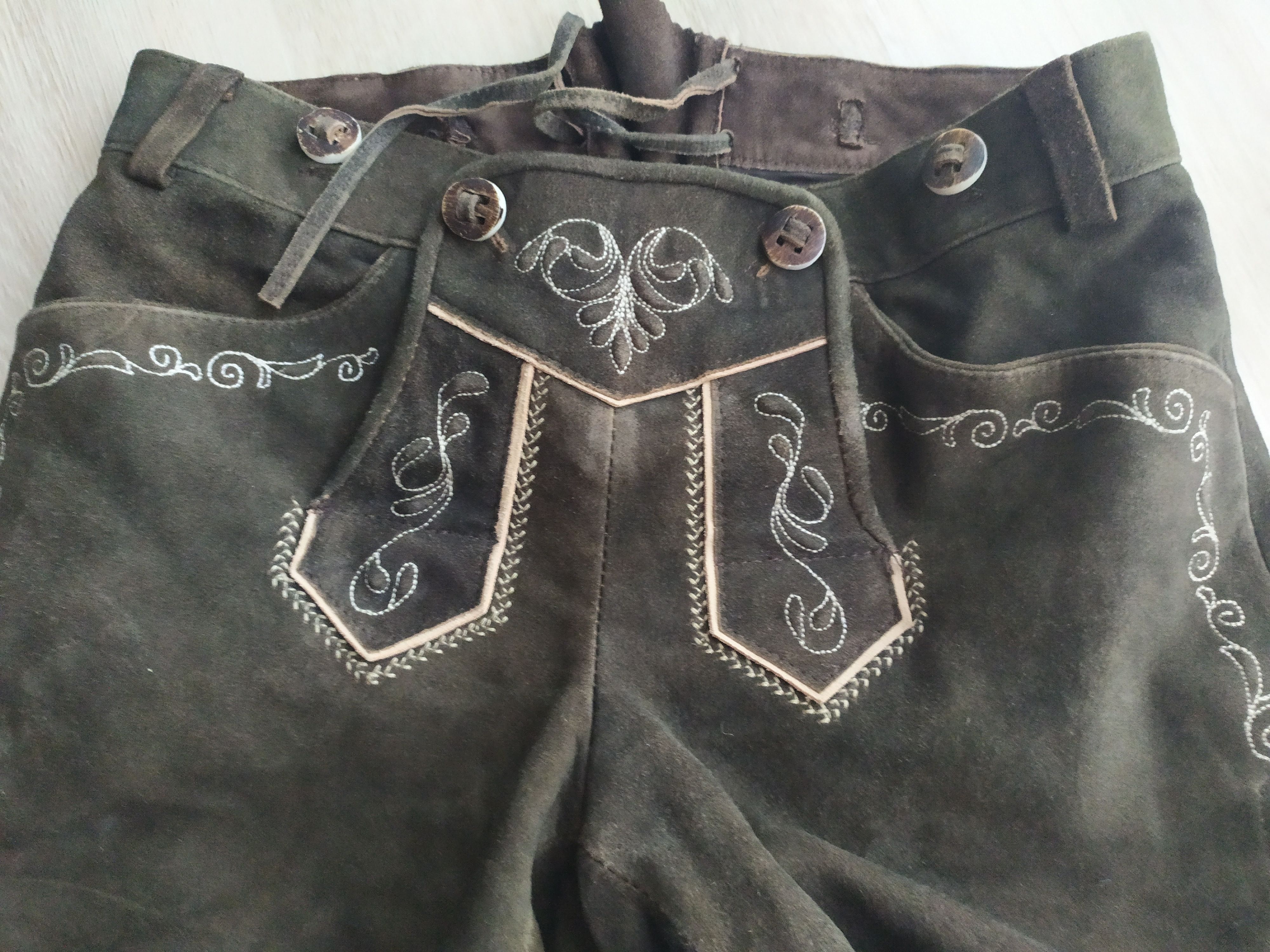 The Difference Women Lederhosen German Traditional Leather Shorts drindl Size 32" / US 10 / IT 46 - 3 Thumbnail