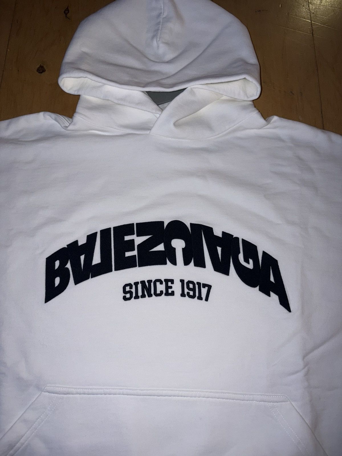 Balenciaga Balenciaga Back Flip Round Hoodie Size S / US 4 / IT 40 - 4 Thumbnail