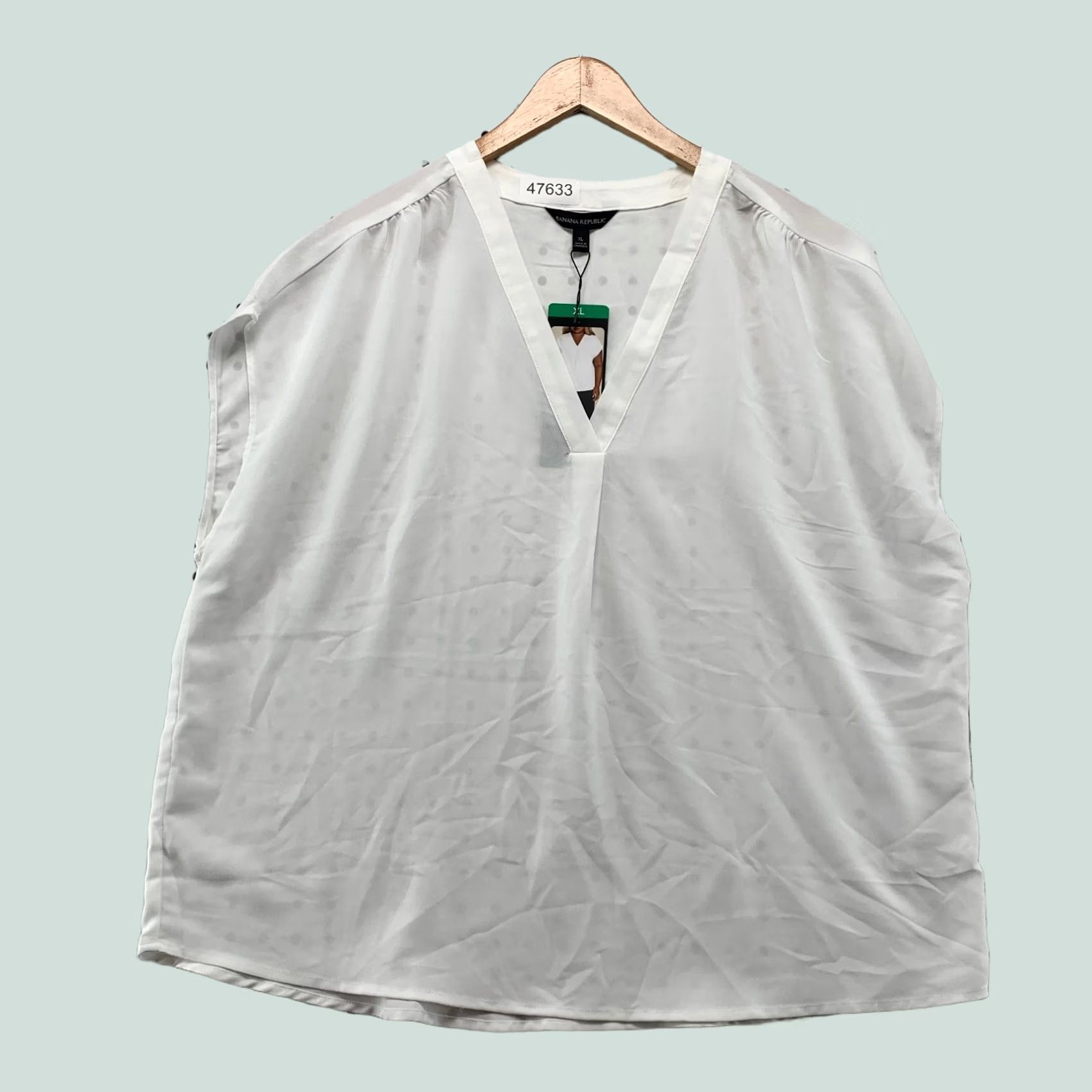 Banana Republic Banana Republic Blouse V-Neck Womens XL White Sleeveless NWT Pullover Shirt Size XL / US 12-14 / IT 48-50 - 1 Thumbnail