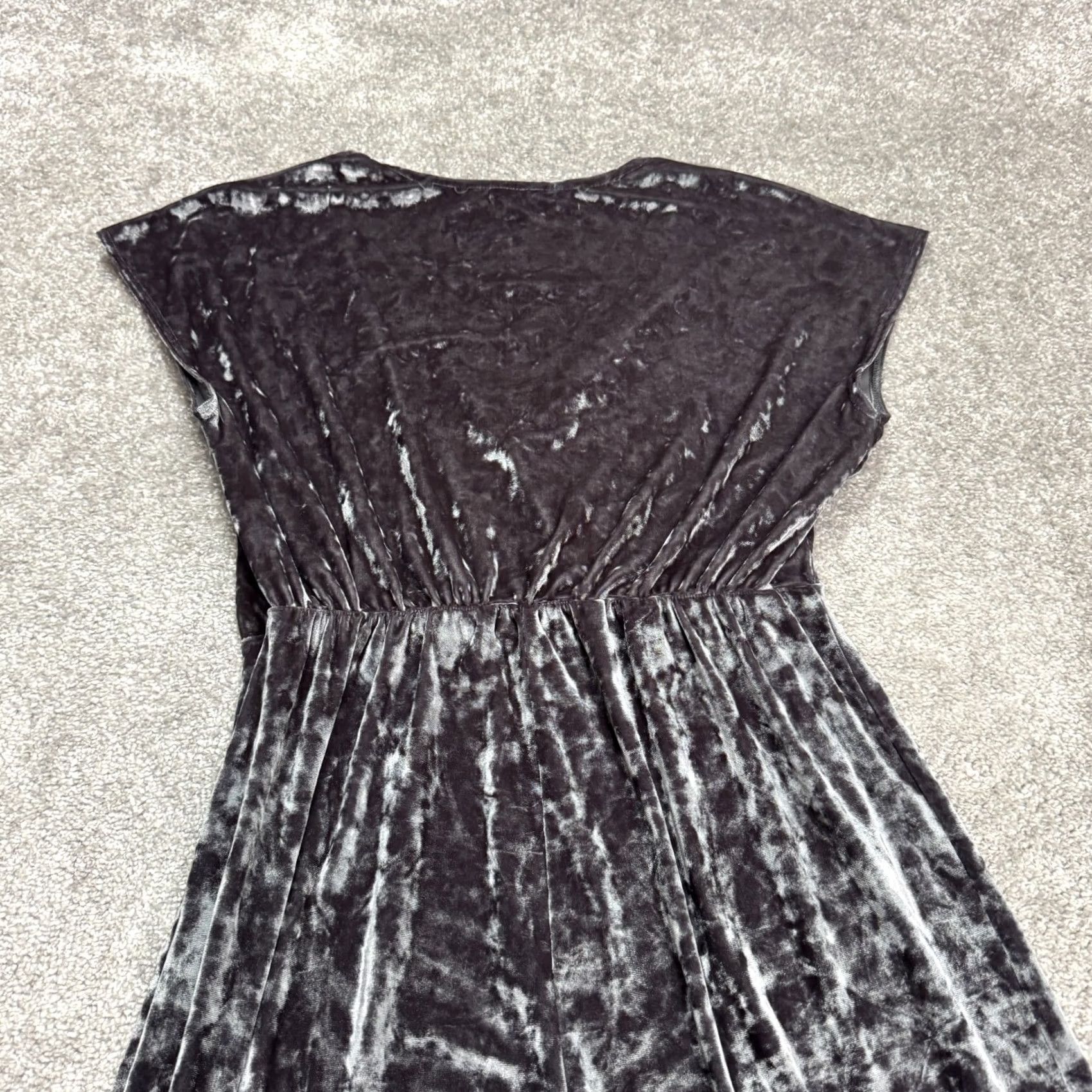 Urban Outfitters Urban Outfitters Velvet Wide Leg Jumpsuit Womens Large Silver Gray V-Neck Party Size 36" / US 14 / IT 50 - 4 Thumbnail