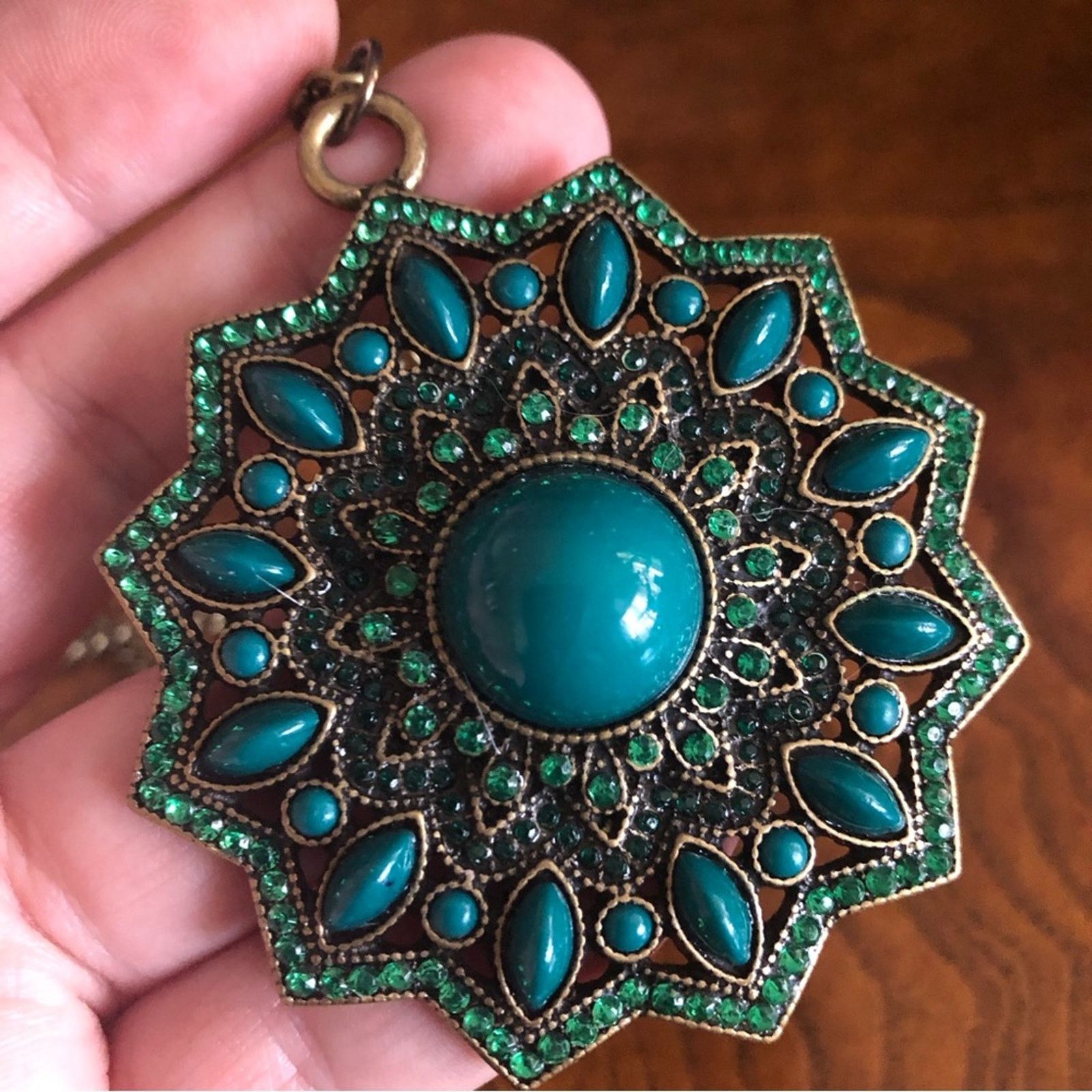 Jewelry Ballet rich emerald stone covered amulet necklace Size ONE SIZE - 11 Thumbnail