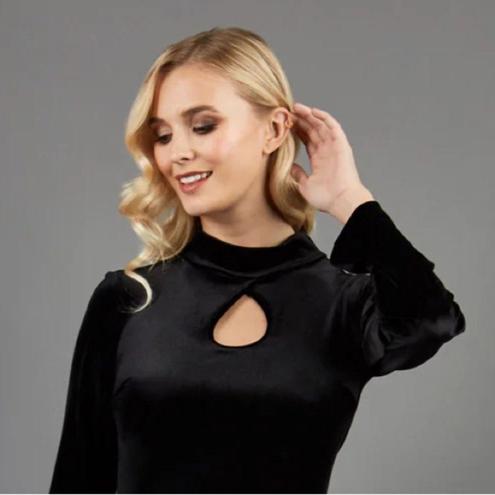 Lord & Taylor Lord & Taylor Velvet Keyhole Long Sleeve Dress Black Small Size S / US 4 / IT 40 - 1 Thumbnail