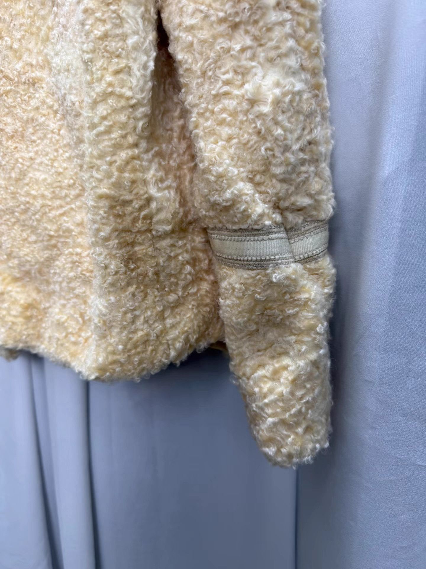 Dries Van Noten Dries Van Noten Faux Fur Plush Court Style Jacket K20 Size M / US 6-8 / IT 42-44 - 4 Thumbnail