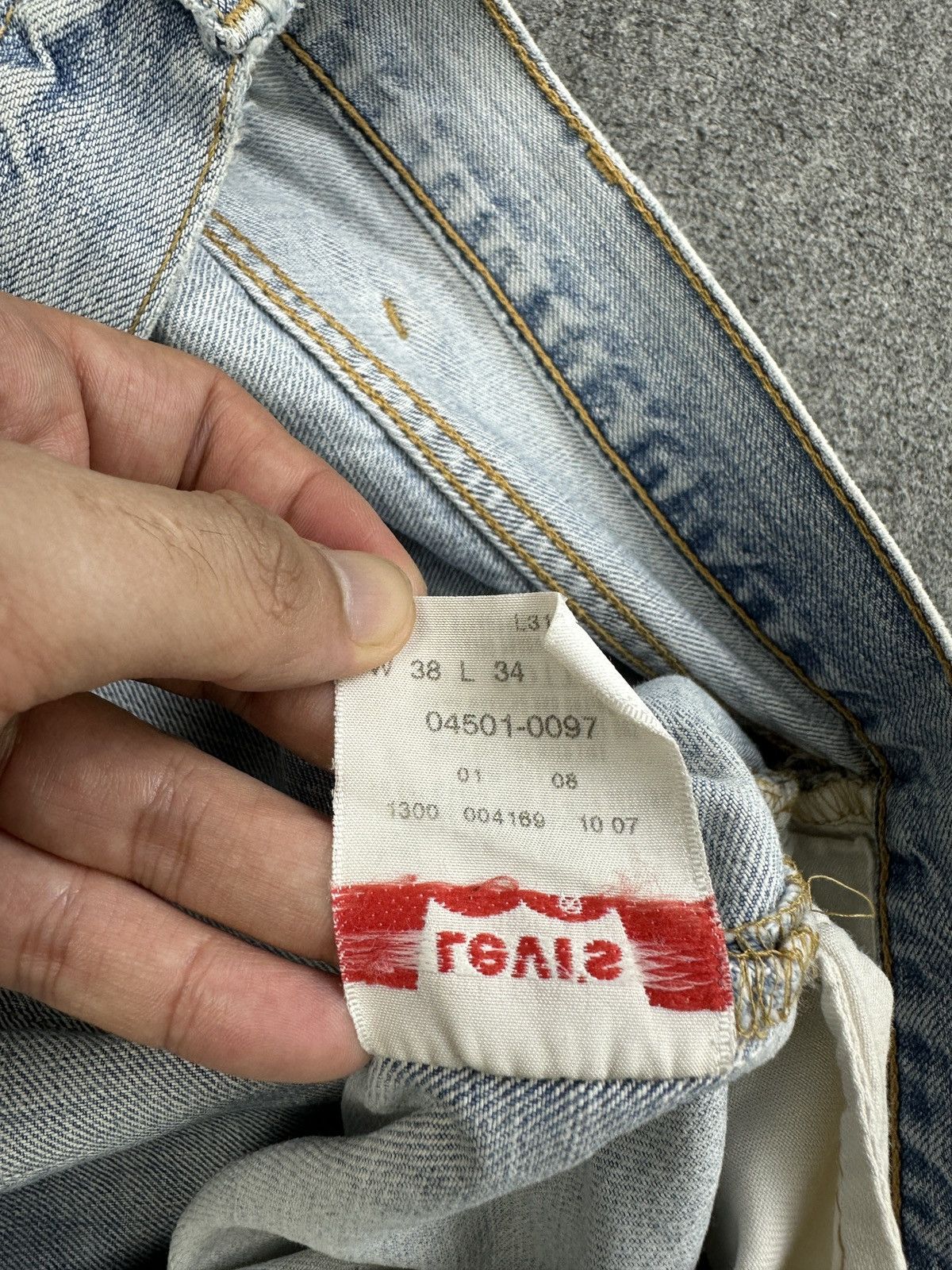 Levi's Vintage Levis 501 Faded Blue Jeans SA0002 Size US 37 - 7 Thumbnail