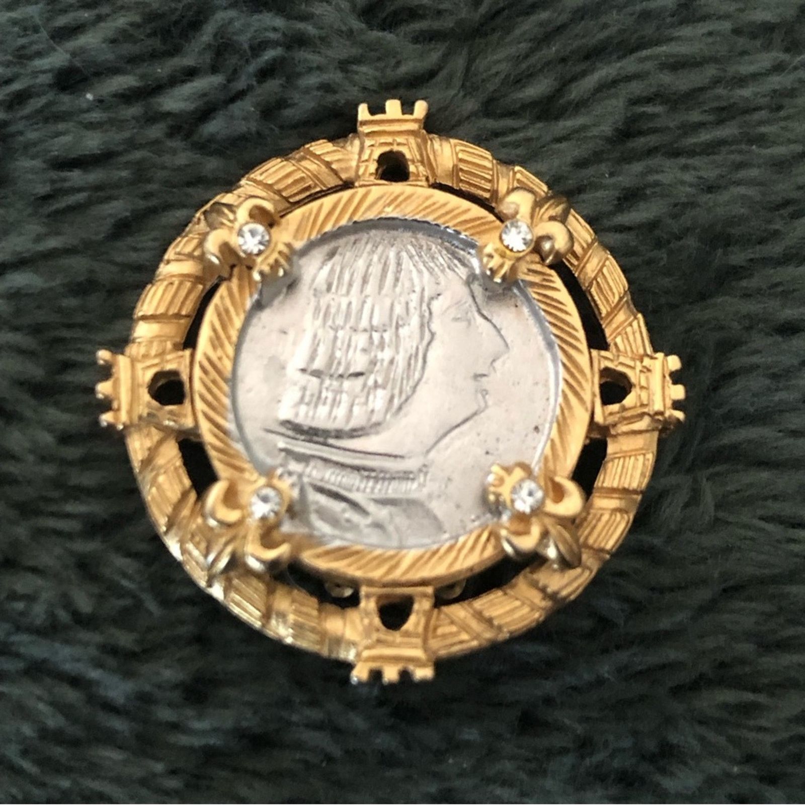 Vintage Vintage faux French coin rhinestone accent clip on earrings Size ONE SIZE - 5 Thumbnail