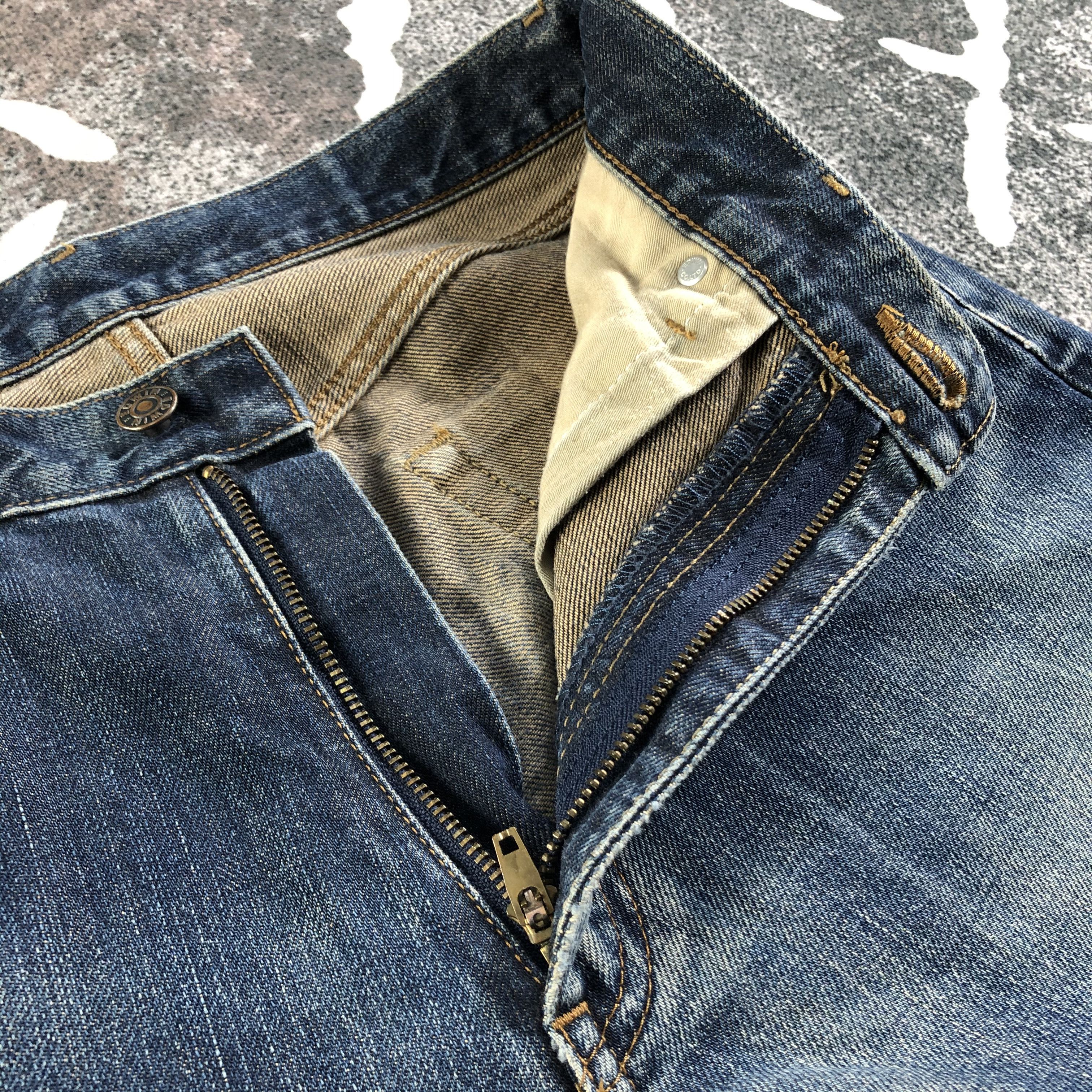 Vintage Edwin Jeans Distressed Denim KJ2200