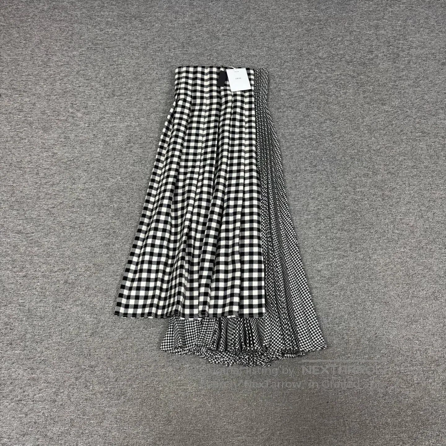 Dior Dior SIZE 36 Black and white checkered patchwork Medium-len Size 26" / US 2 / IT 38 - 1 Thumbnail