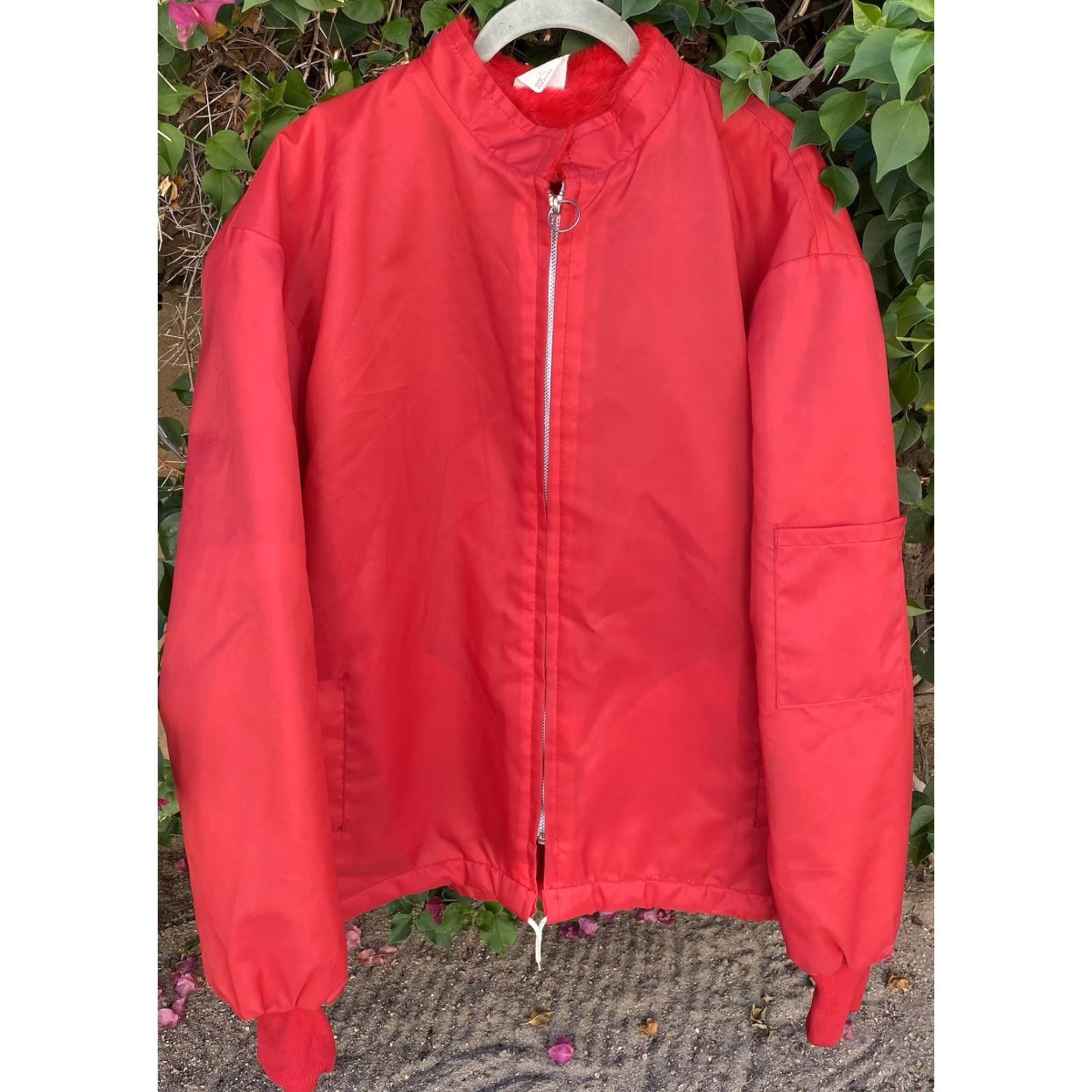 Greats VINTAGE The Great Lakes Jacket Red Nylon Racing Car Automotive Style XL Rockabilly Men’s? (note: avoid adding words) Size US XL / EU 56 / 4 - 5 Thumbnail