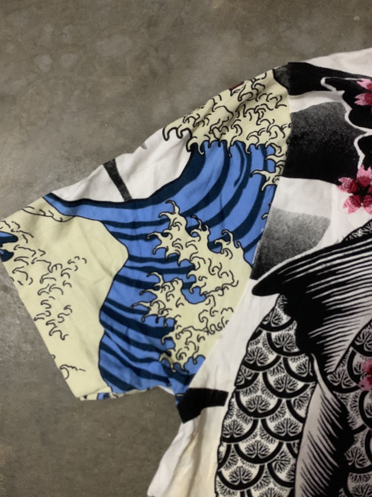 Japanese Brand Nice Graphics Overprints Koi Sukajan Tee Size US M / EU 48-50 / 2 - 10 Thumbnail