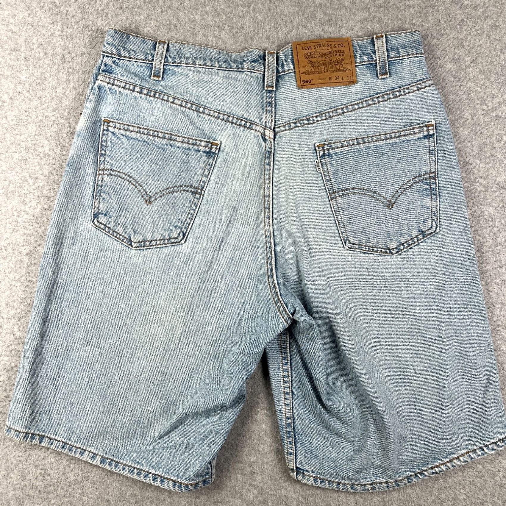 Levi's VINTAGE Levi's 560 Loose Fit Denim Jean Shorts Jorts 34x11 Men Blue USA Made 90s Size US 34 / EU 50 - 2 Thumbnail