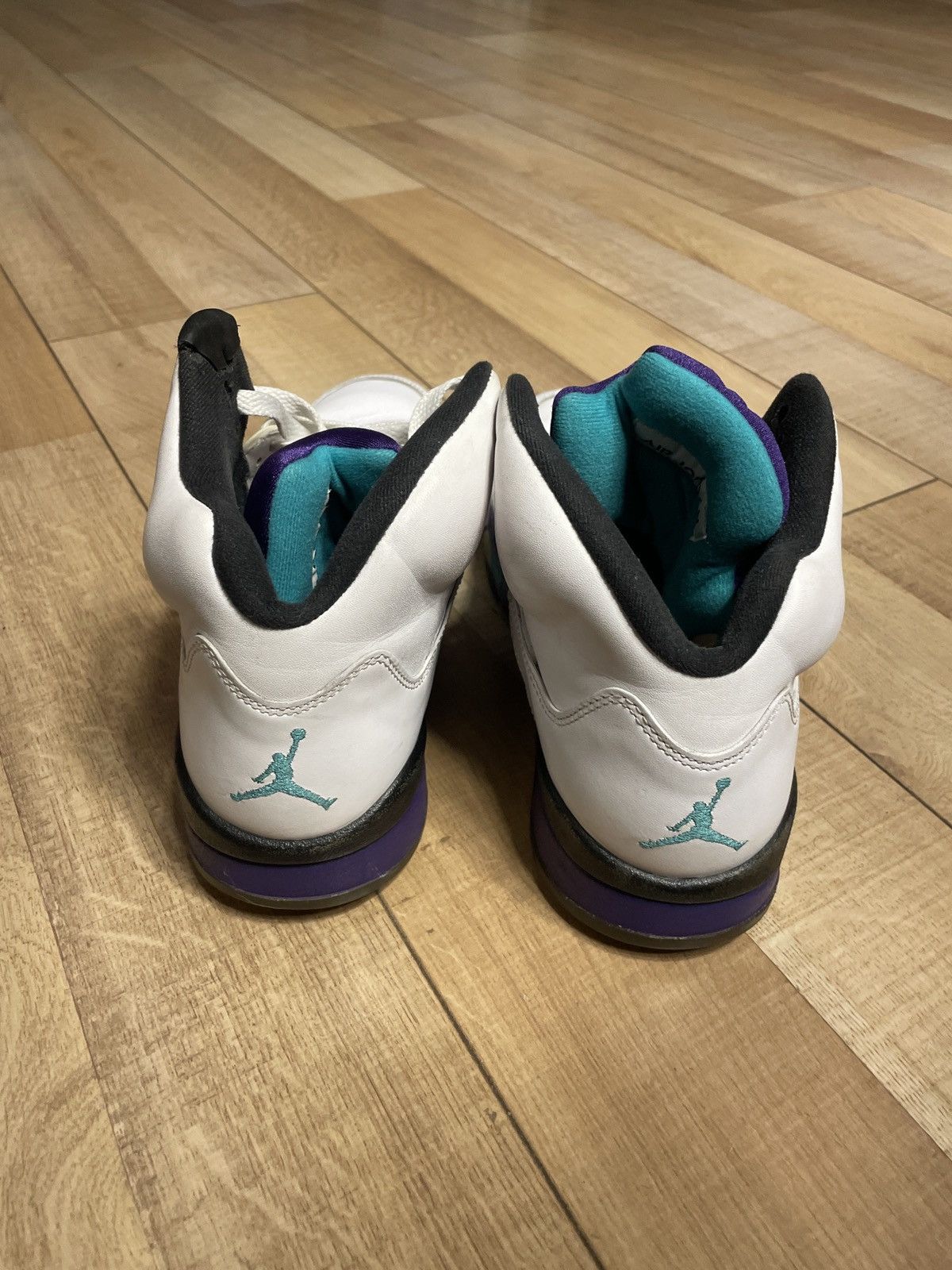 Jordan Brand Jordan Air Jordan 5 Retro Grape SZ9.5 Size US 9.5 / EU 42-43 - 4 Thumbnail