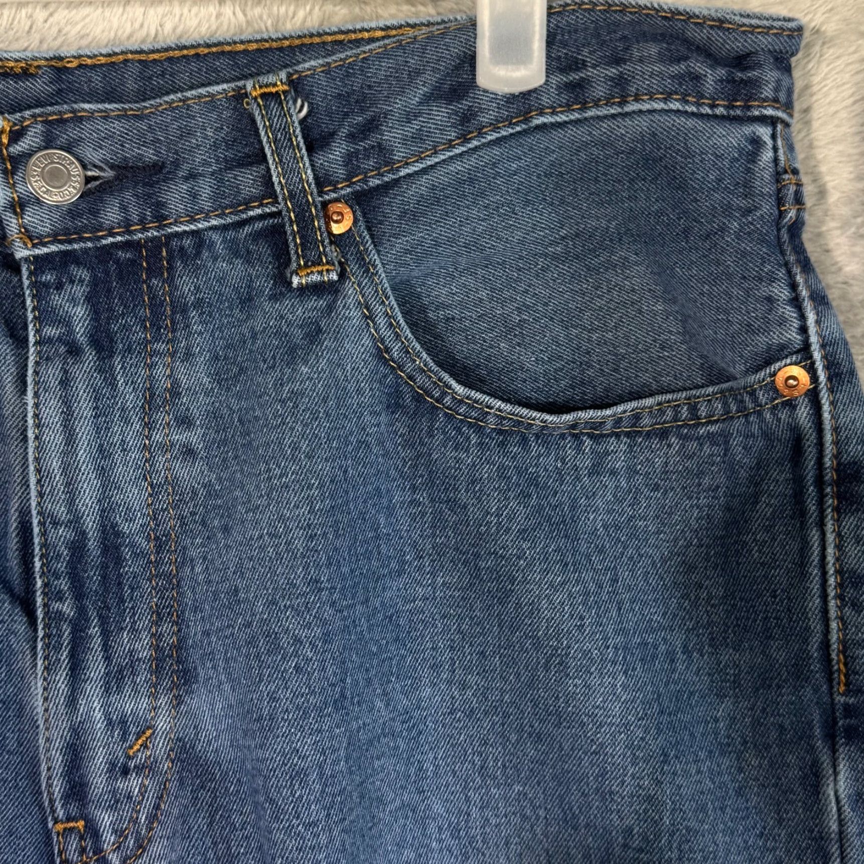 Levi's VINTAGE Levi’s 550 Jeans Men’s 36 x 32 Blue Denim Mid Rise Relaxed Straight Leg Jeans Size US 36 / EU 52 - 4 Thumbnail