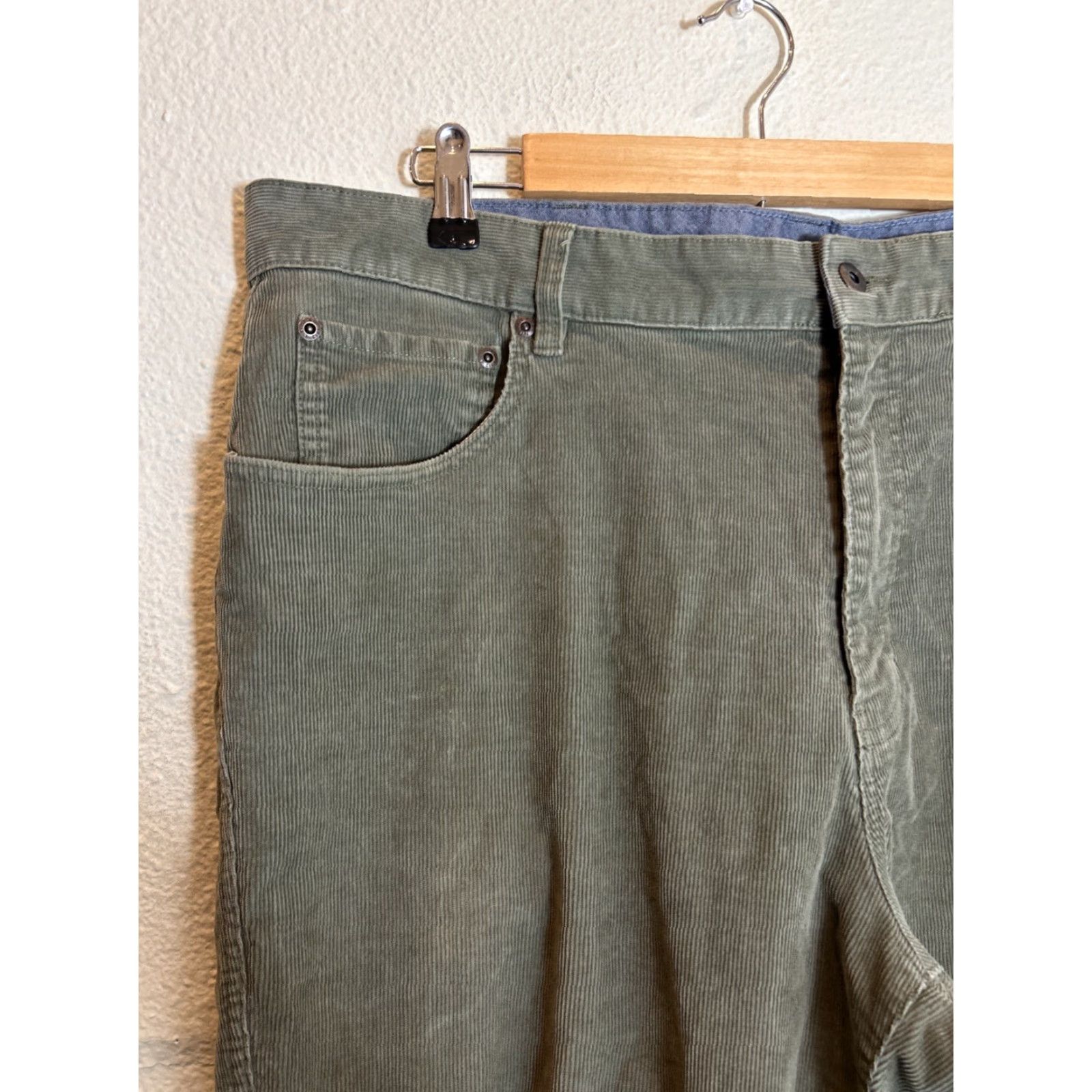 Vintage L.L Bean Stretch Country Corduroy Pants Olive Green 40x30 Men Regular Straight Chino Flat Front Button Zip Comfort Stretch Machine Washable Size US 40 / EU 56 - 4 Thumbnail