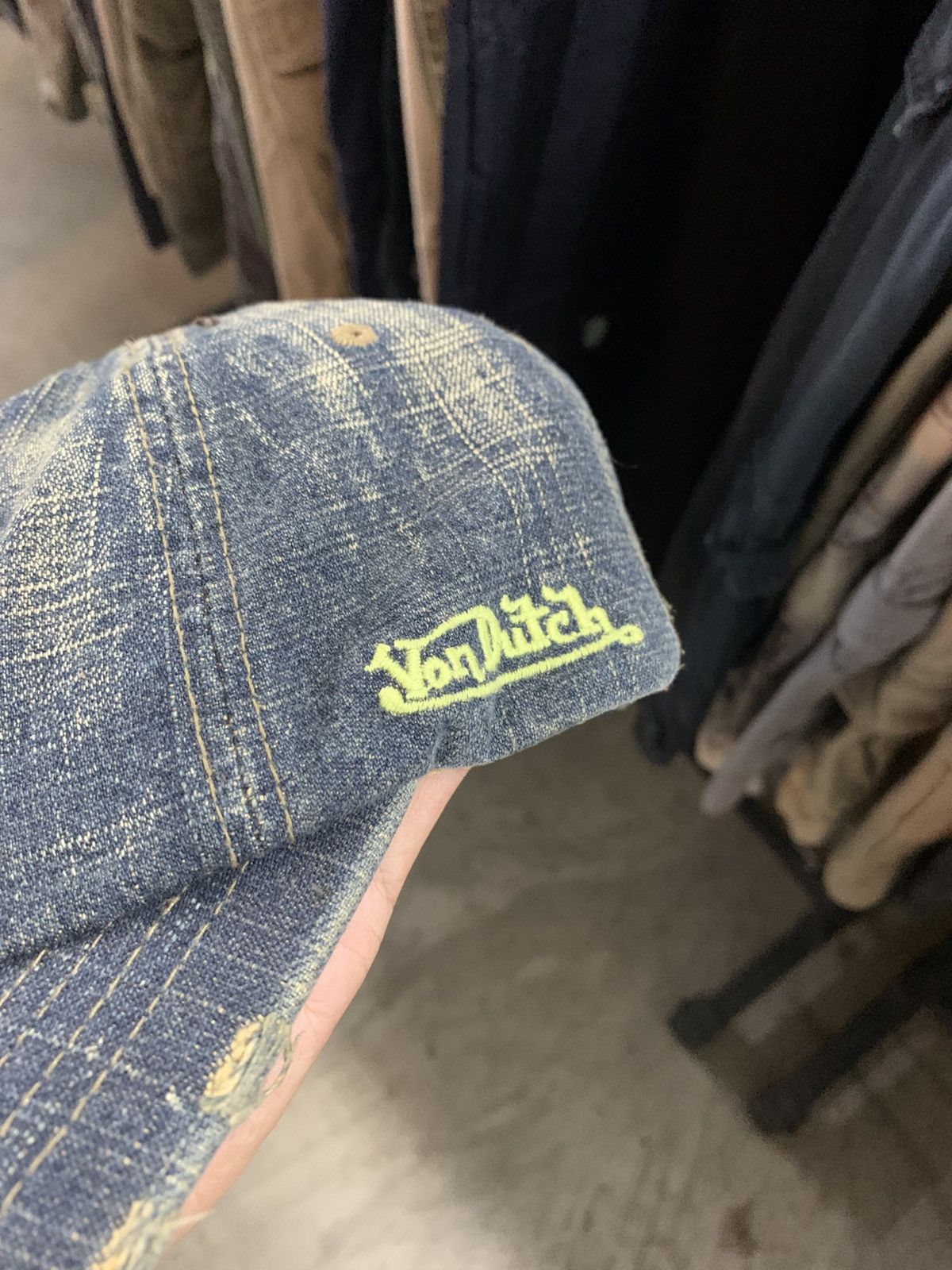 Christian Audigier × Von Dutch Von Dutch Distress Denim Inspired Travis Scott Trucker Cap Size ONE SIZE - 5 Thumbnail