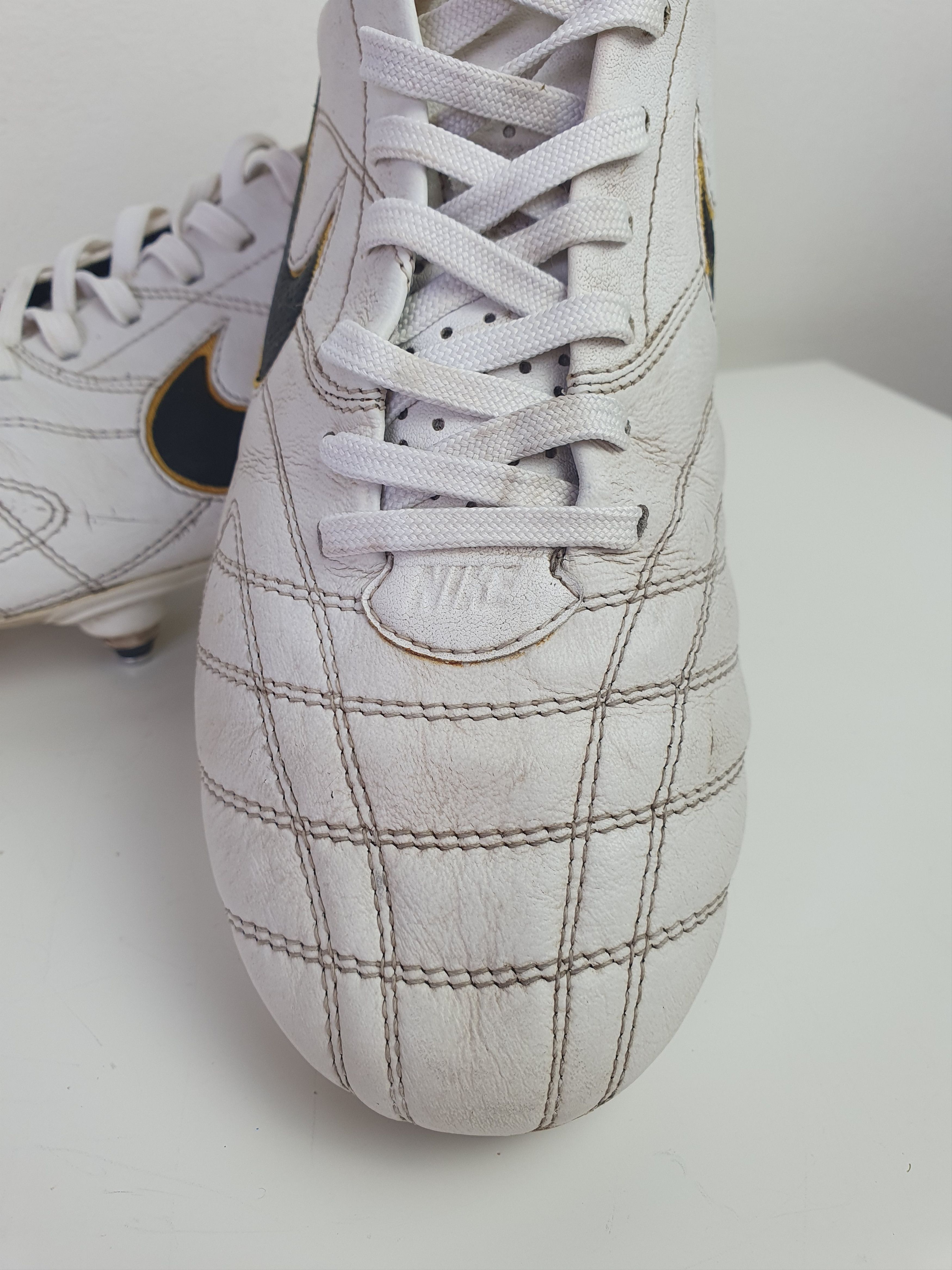 Nike Football Boots Rare Nike Tiempo Legend Size UK8 White Size US 9 / EU 42 - 17 Thumbnail