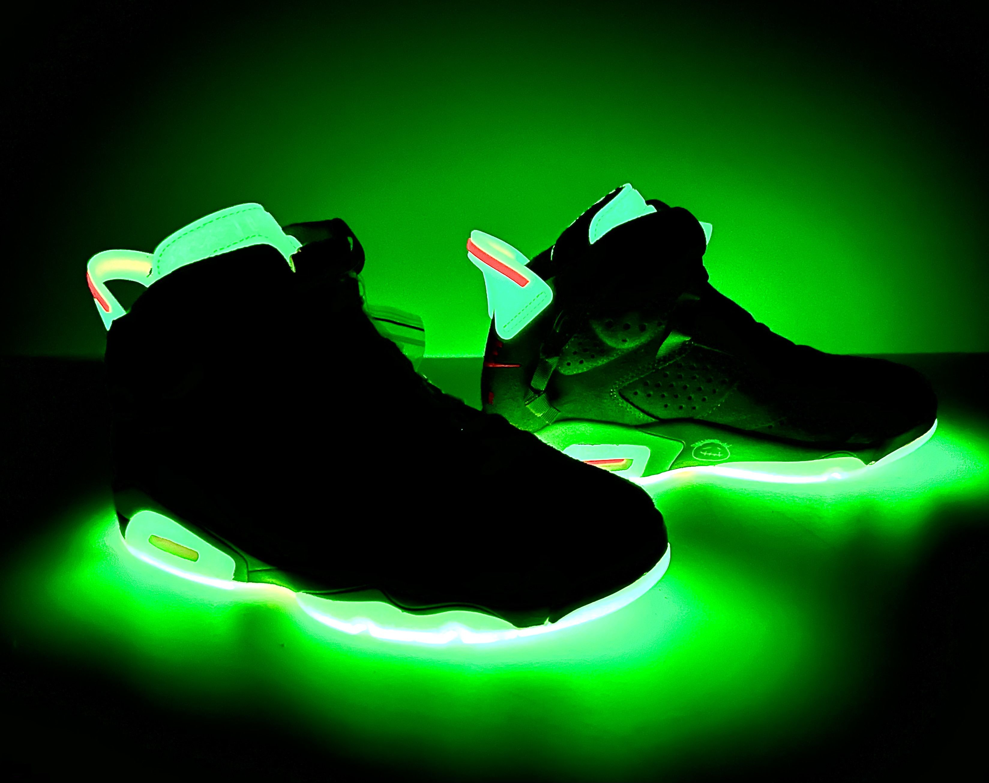 Jordan Brand Nike Air Jordan 6 Retro x Travis Scott "British Khaki” Size US 5.5 / EU 38 - 2 Thumbnail