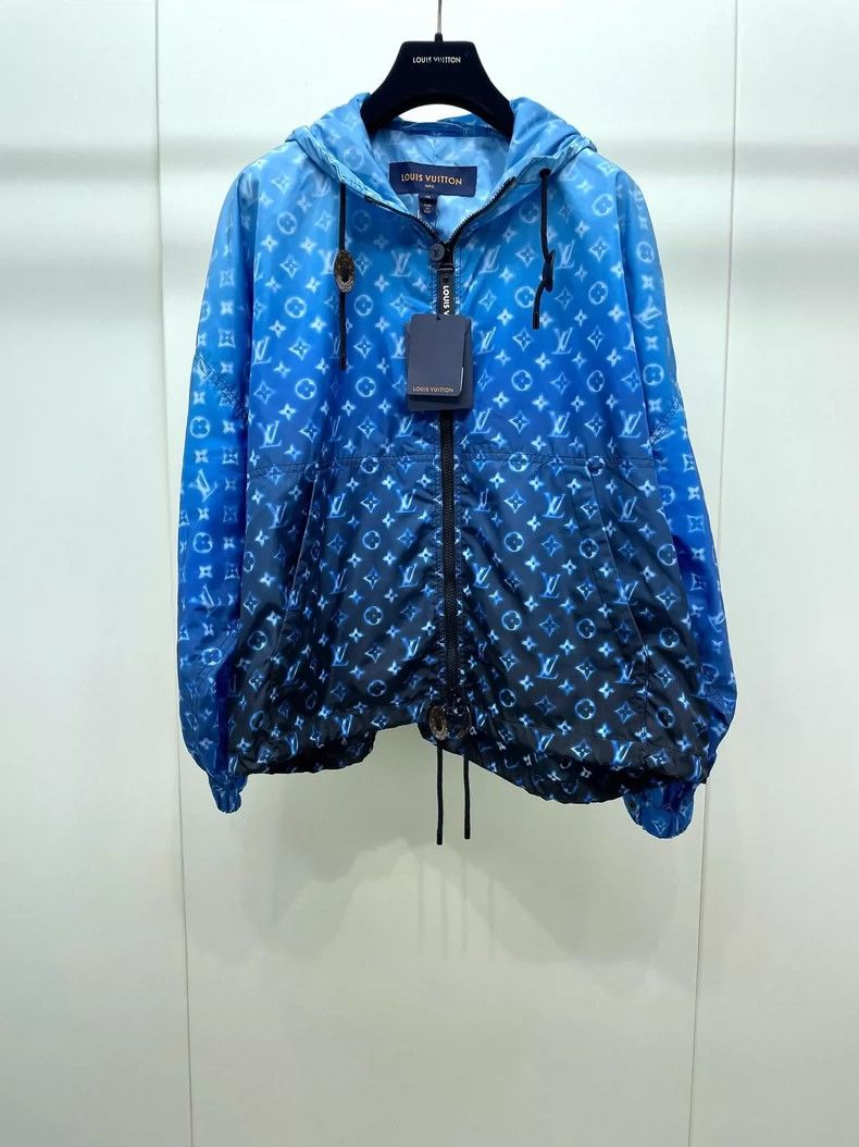 Louis Vuitton LOUIS VUITTON Blue gradient full logo windbreaker jacket 25 Size XS / US 0-2 / IT 36-38 - 1 Thumbnail