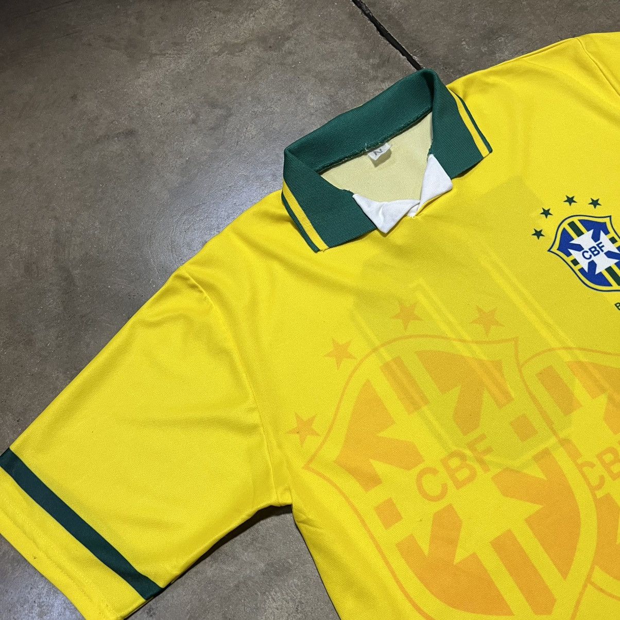 Vintage Vintage Y2K Brazil Soccer Jersey Neymar National Team Size US L / EU 52-54 / 3 - 5 Thumbnail