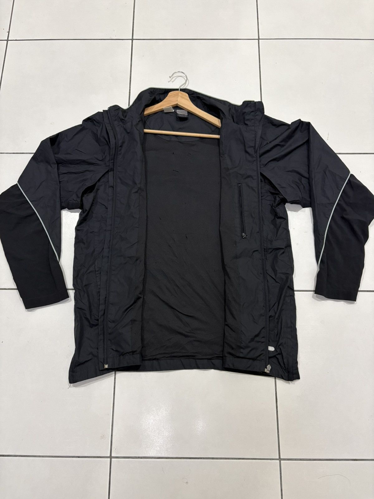 Nike Nike Old School Vintage Swoosh Windbreaker Jacket Size US XL / EU 56 / 4 - 5 Thumbnail