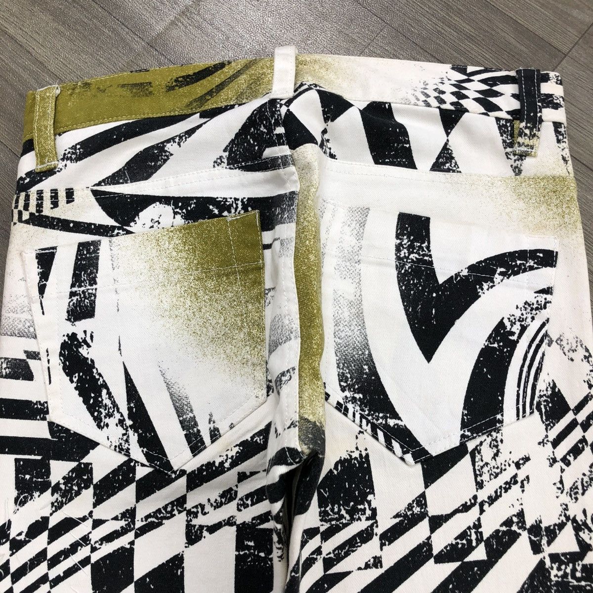 If Six Was Nine 2000s Okiraku Japan Graphics Printed Jeans Size US 28 / EU 44 - 11 Thumbnail