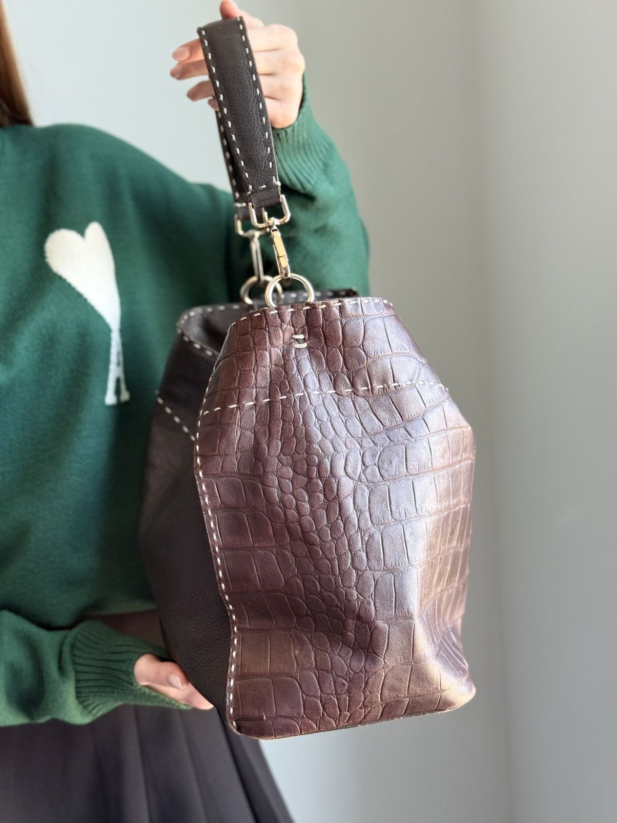 Fendi Fendi Roma Croc Style Leather Hobo Bag Deep Burgundy Black Size ONE SIZE - 6 Thumbnail