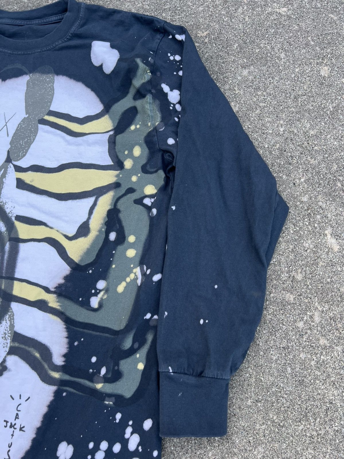 Fragment Design × Kaws × Travis Scott Travis Scott KAWS Fragment Design Long Sleeve Shirt Size L Size US L / EU 52-54 / 3 - 3 Thumbnail