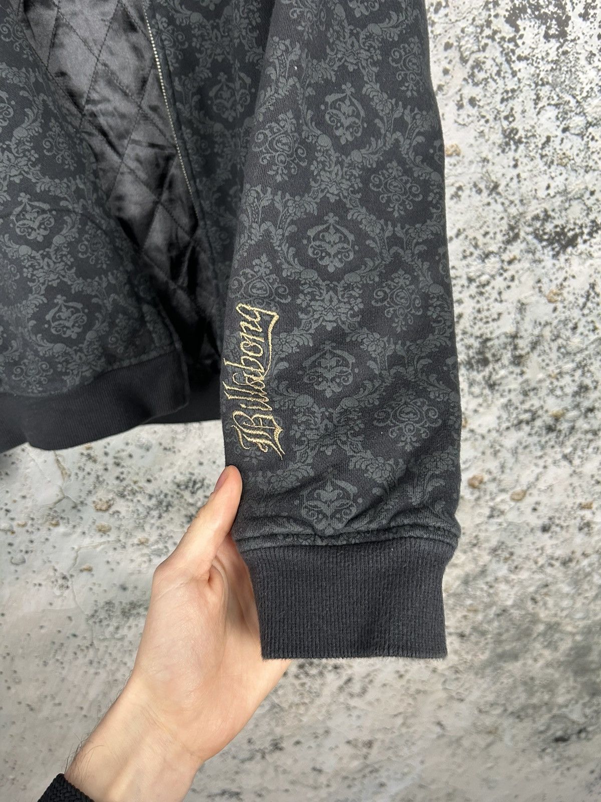 Billabong Vintage Billabong Monogrammed Hoodie Surf Skate Y2K 00s Size US S / EU 44-46 / 1 - 5 Thumbnail