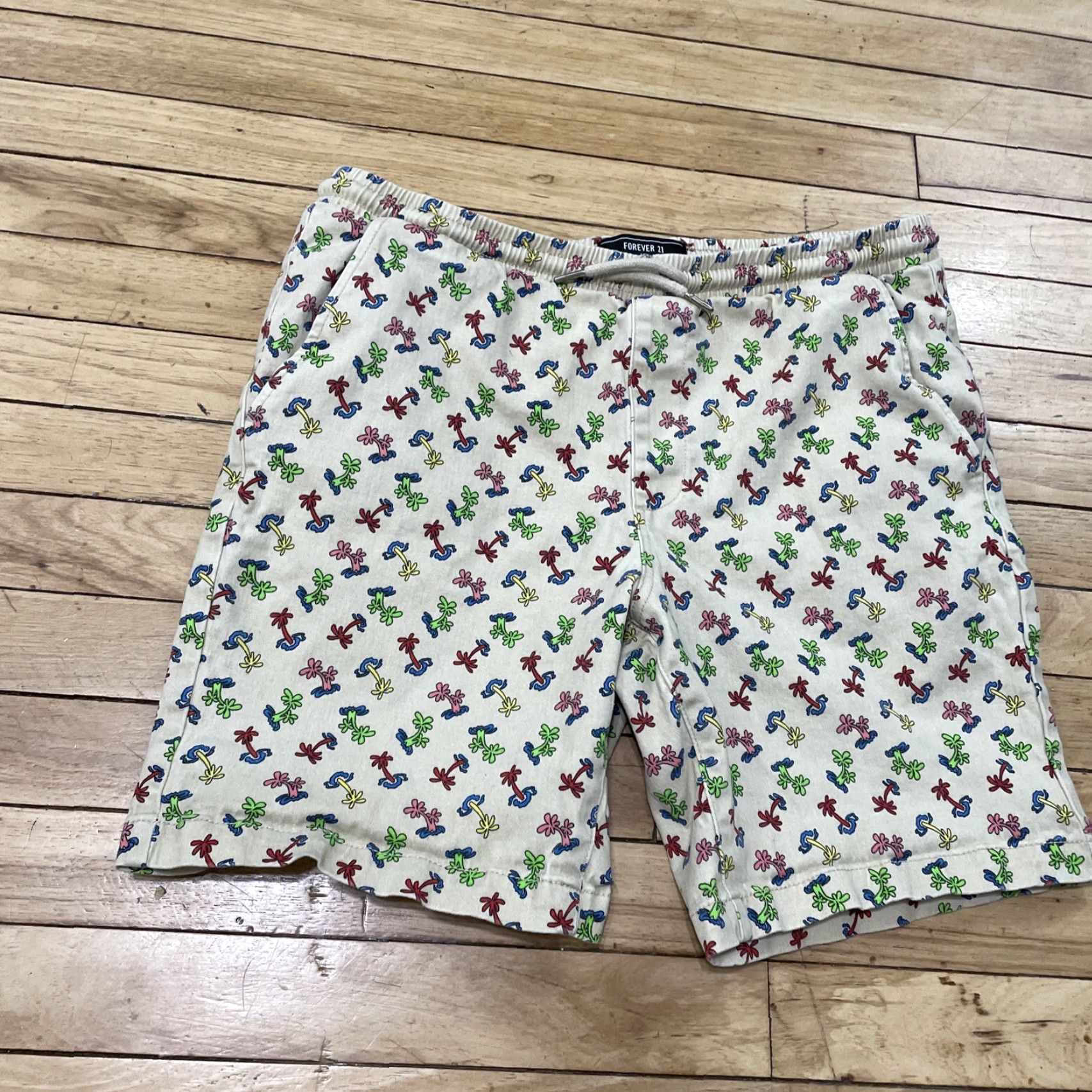Forever 21 FOREVER 21 Shorts Men L 33 Palm Tree Graphic Abstract 90s Drawstring Stretch Multicolor Beige Size US 33 - 7 Thumbnail