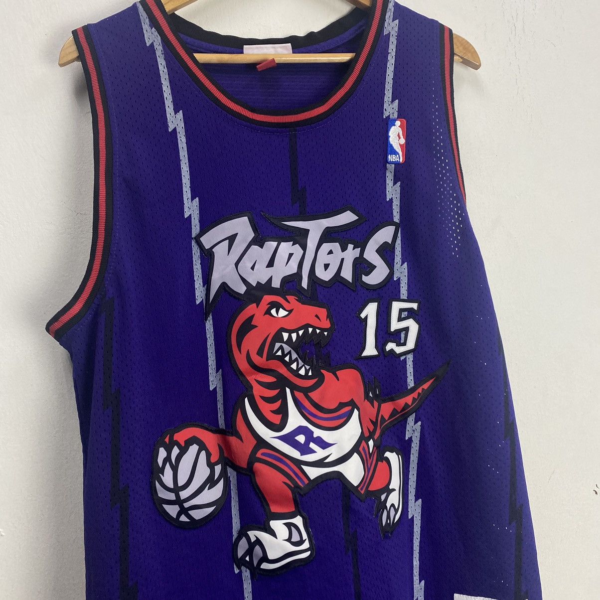 Mitchell & Ness × NBA Mitchell & Ness Toronto Raptors Vince Carter 98-99 Jersey Size US L / EU 52-54 / 3 - 3 Thumbnail