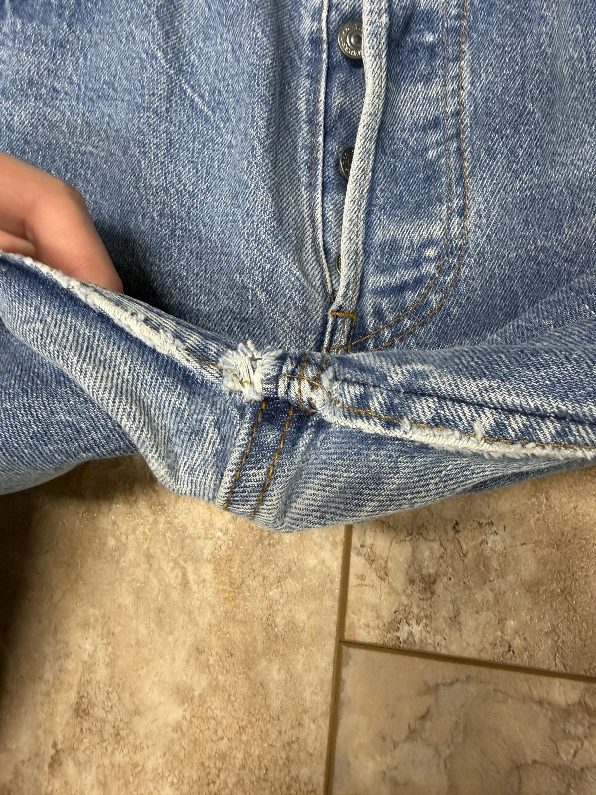 Levi's Levi’s Vintage Light Wash Distressed Denim Size US 33 - 5 Thumbnail