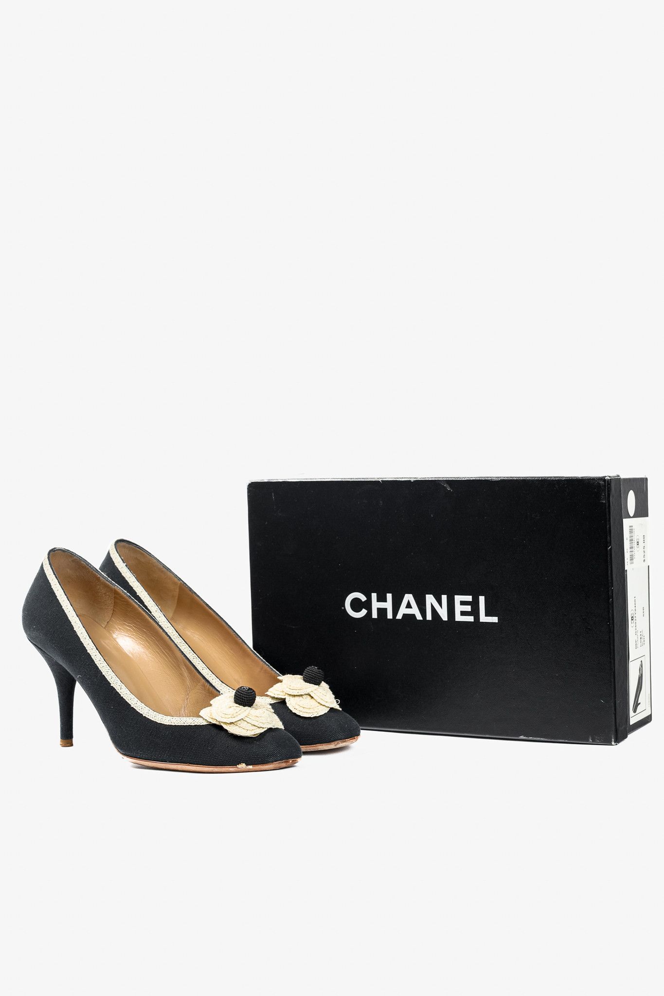 Chanel Chanel 06P Black Canvas Camellia-Rosette Pumps Size US 9 / IT 39 - 10 Thumbnail